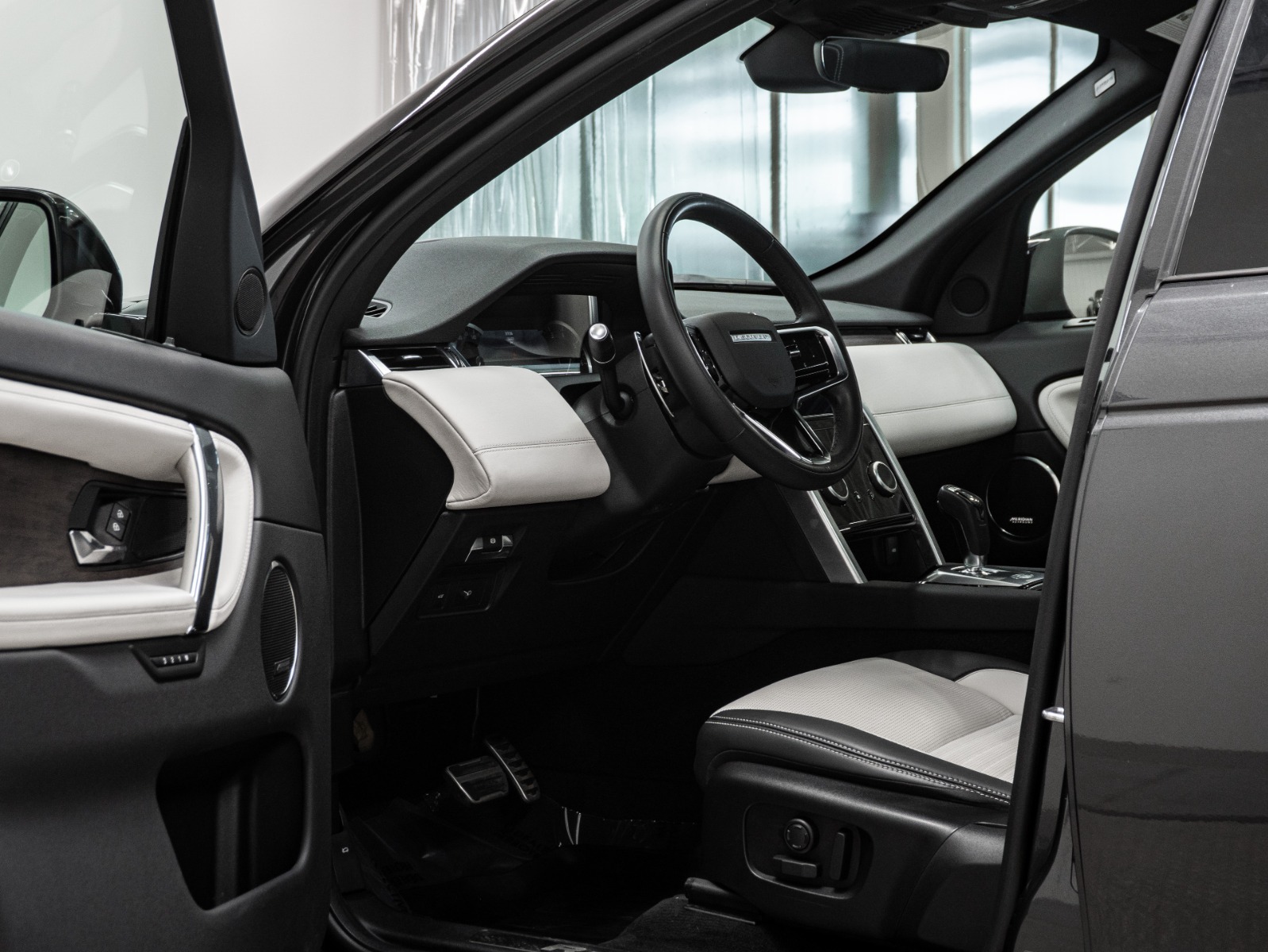 2023 Land Rover Discovery Sport R-Dynamic HSE 4WD — photo 4