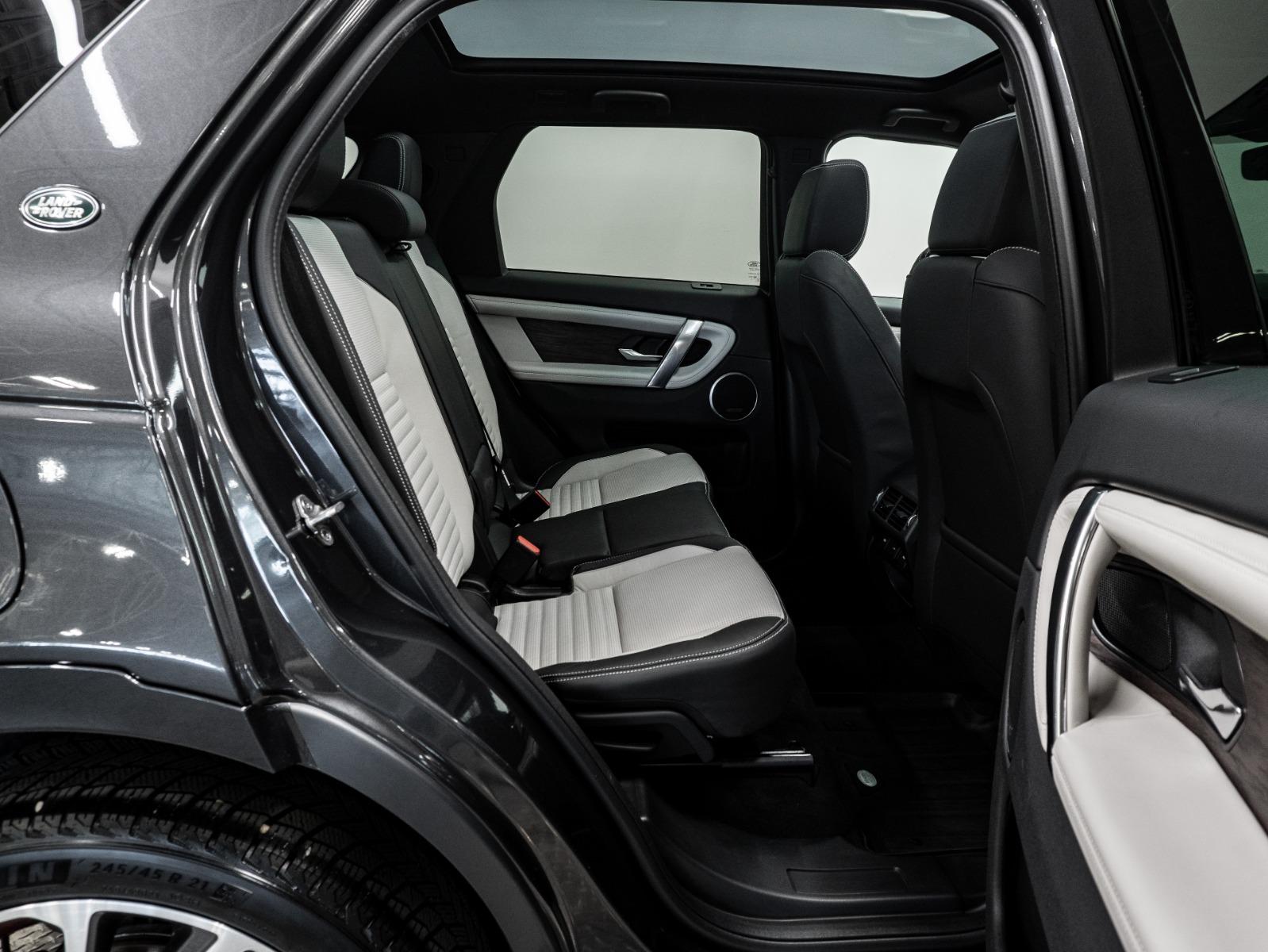 2023 Land Rover Discovery Sport R-Dynamic HSE 4WD — photo 23