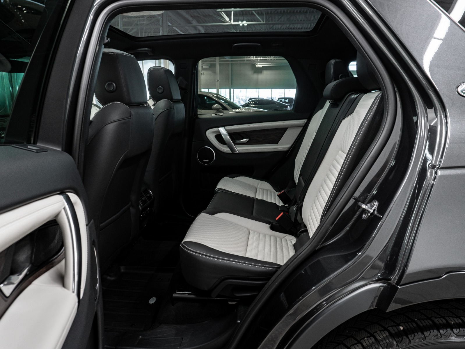 2023 Land Rover Discovery Sport R-Dynamic HSE 4WD — photo 24