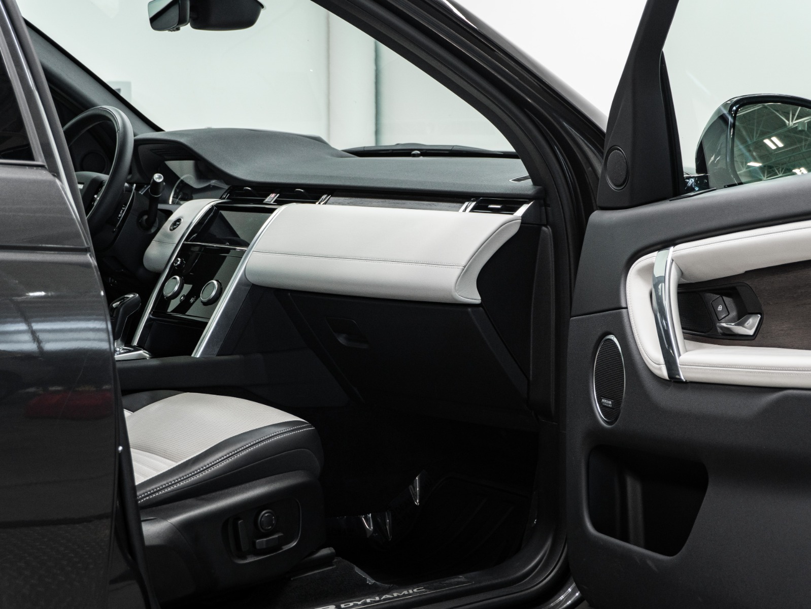 2023 Land Rover Discovery Sport R-Dynamic HSE 4WD — photo 26