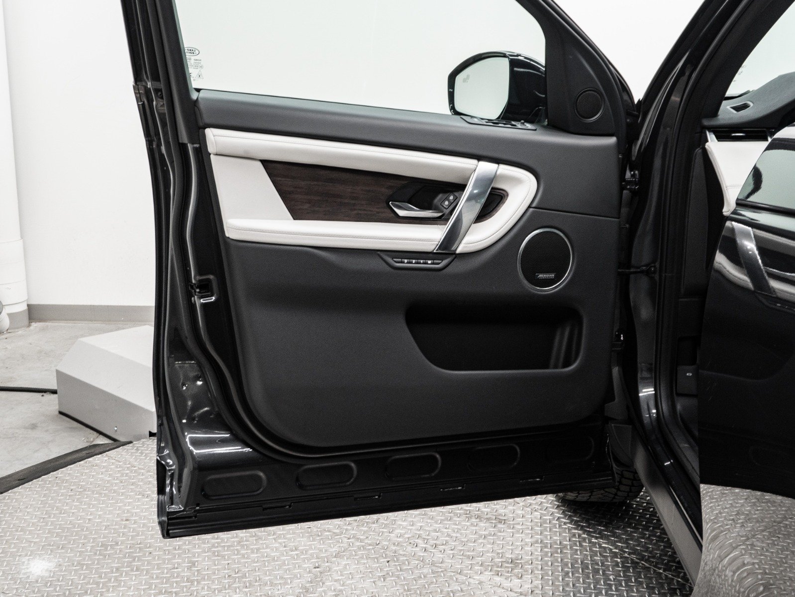 2023 Land Rover Discovery Sport R-Dynamic HSE 4WD — photo 27