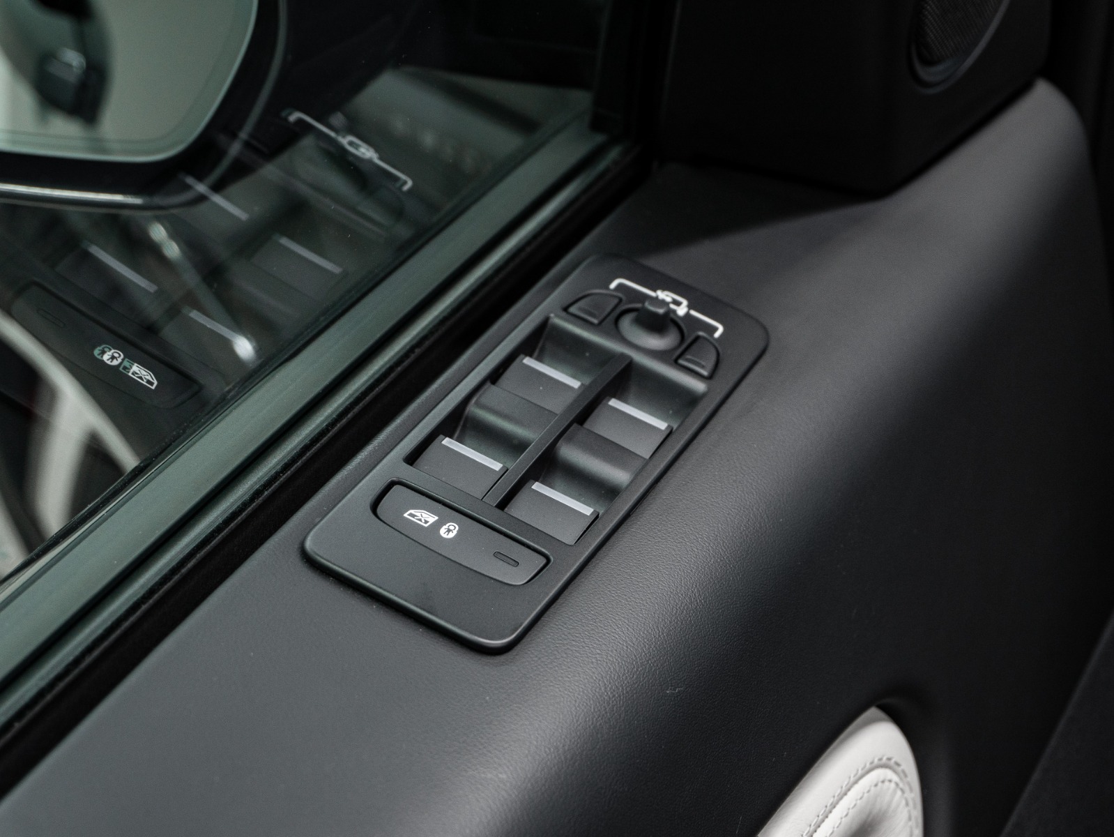 2023 Land Rover Discovery Sport R-Dynamic HSE 4WD — photo 28