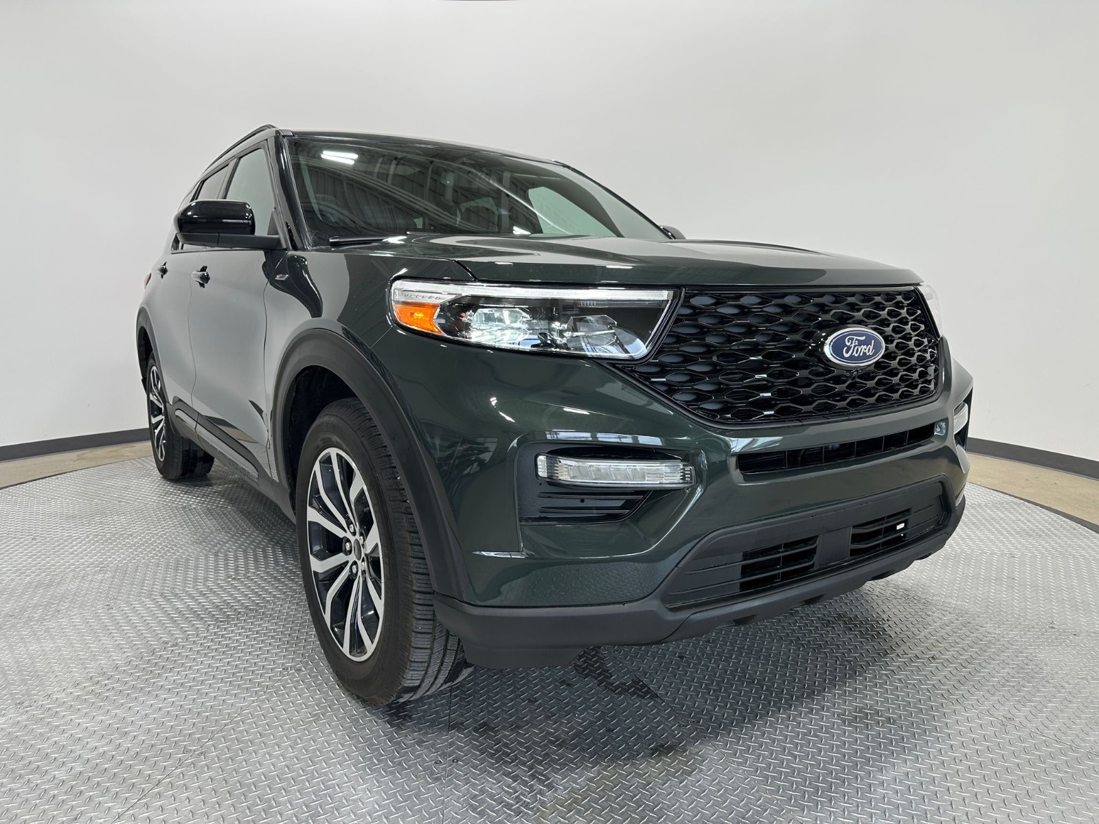 2023 Ford Explorer ST-Line 4WD — photo 7