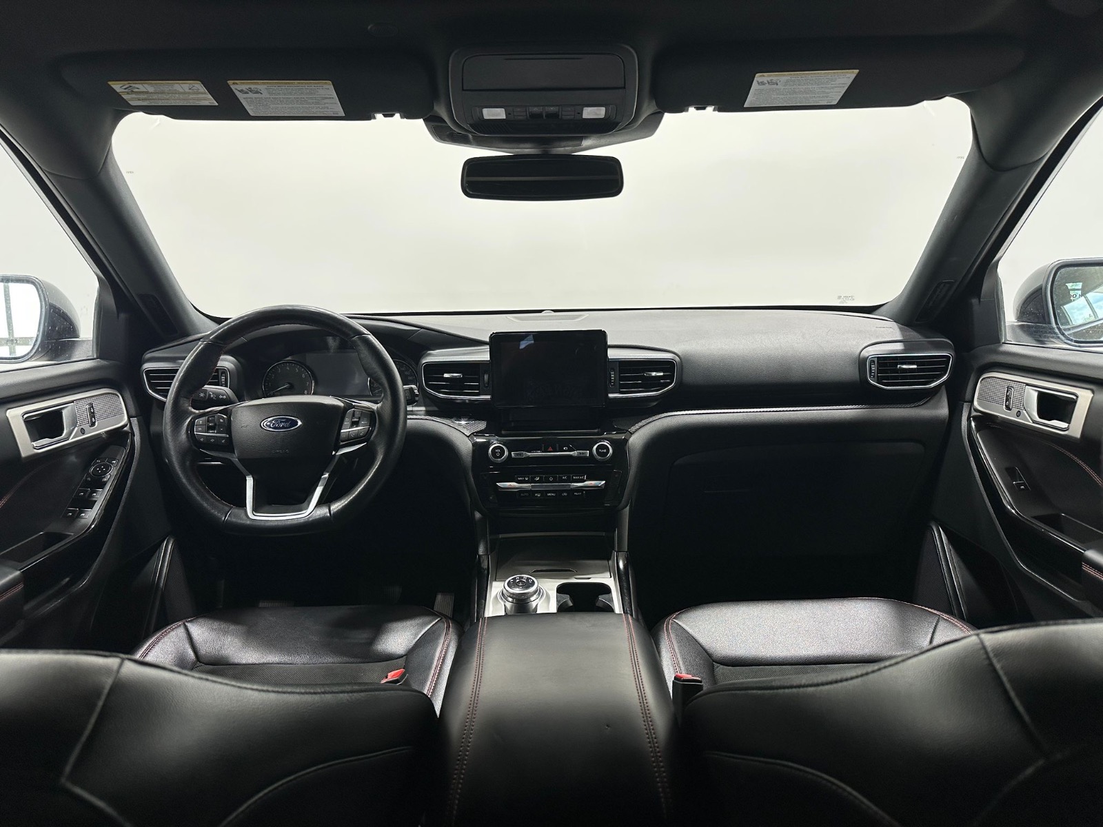 2023 Ford Explorer ST-Line 4WD — photo 13
