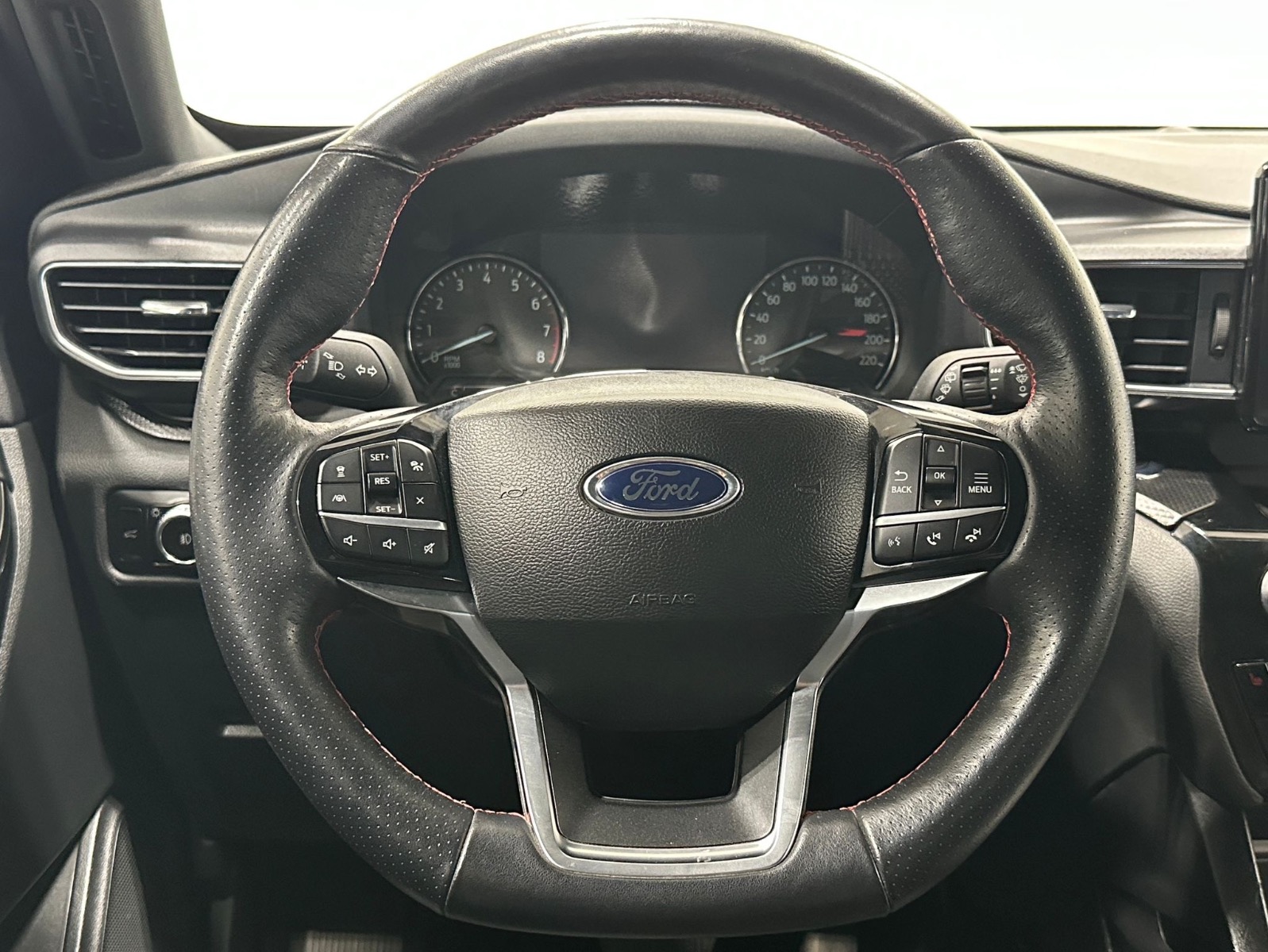 2023 Ford Explorer ST-Line 4WD — photo 14