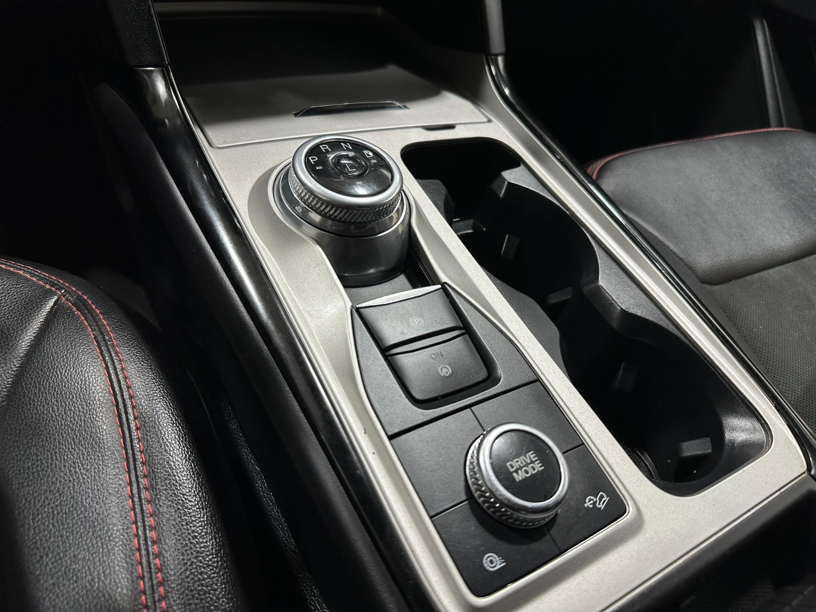 2023 Ford Explorer ST-Line 4WD — photo 18