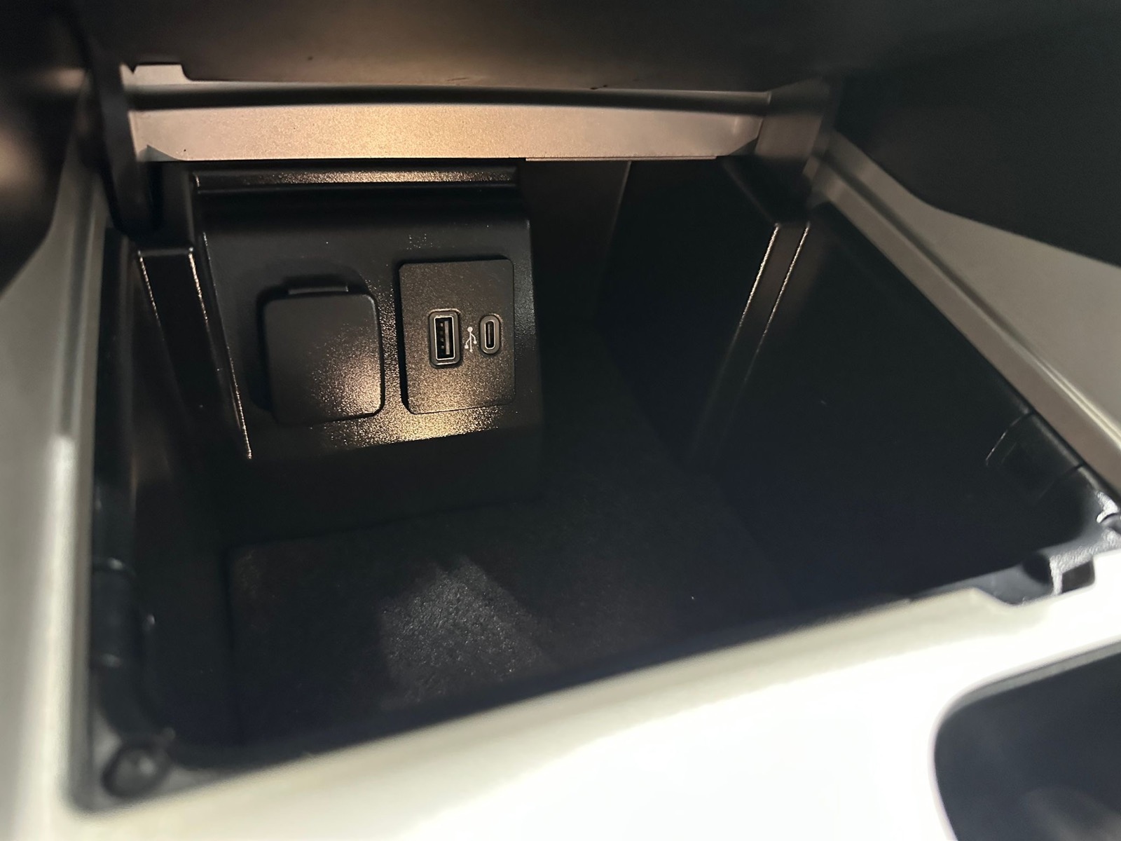 2023 Ford Explorer ST-Line 4WD — photo 20