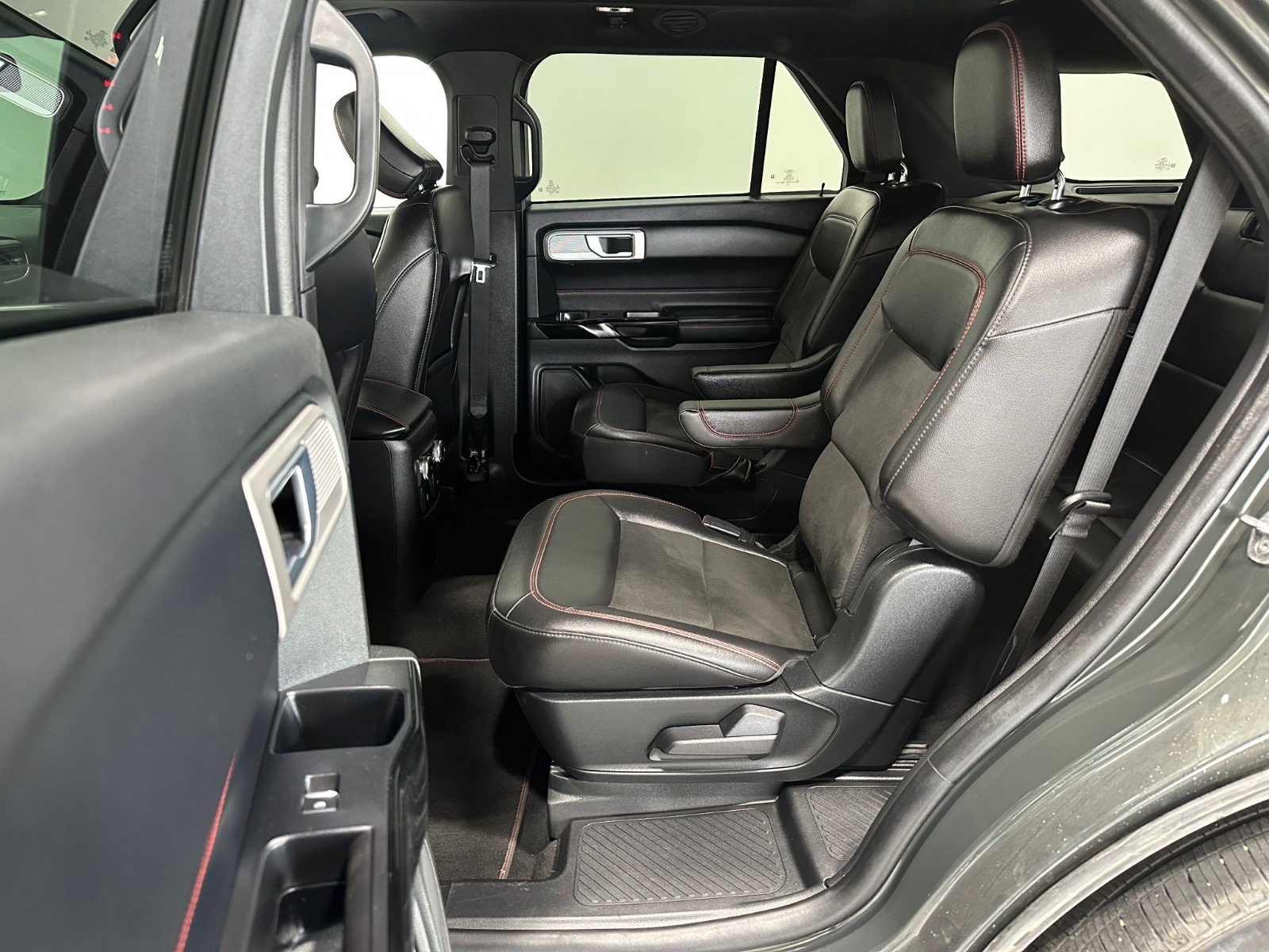2023 Ford Explorer ST-Line 4WD — photo 23