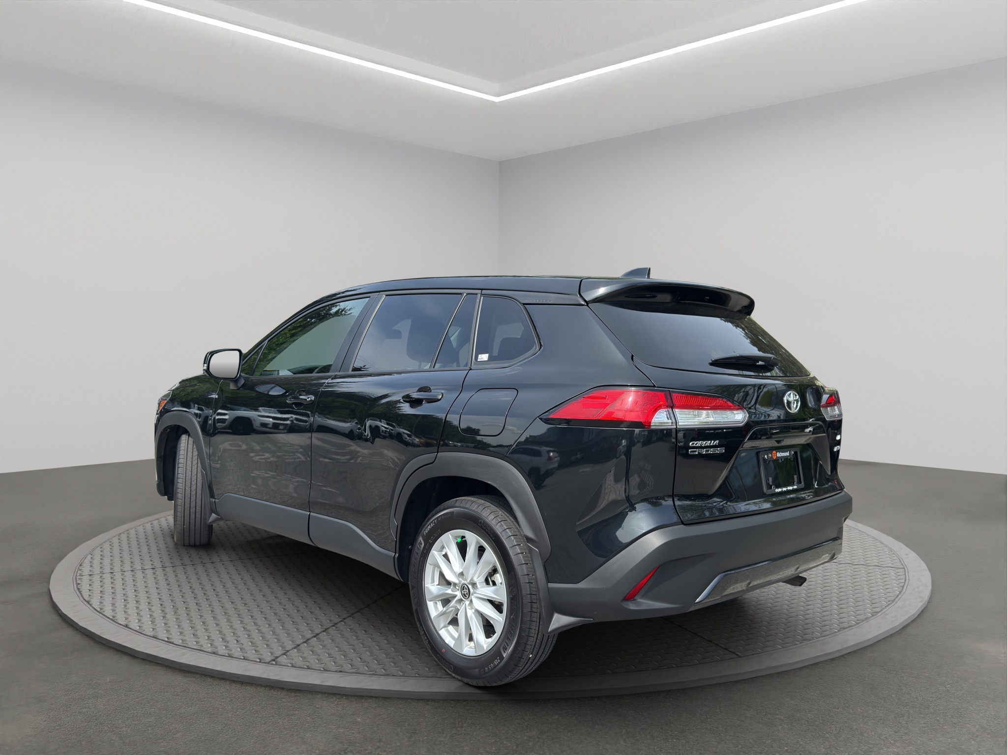 2025 Toyota Corolla Cross LE AWD — photo 4