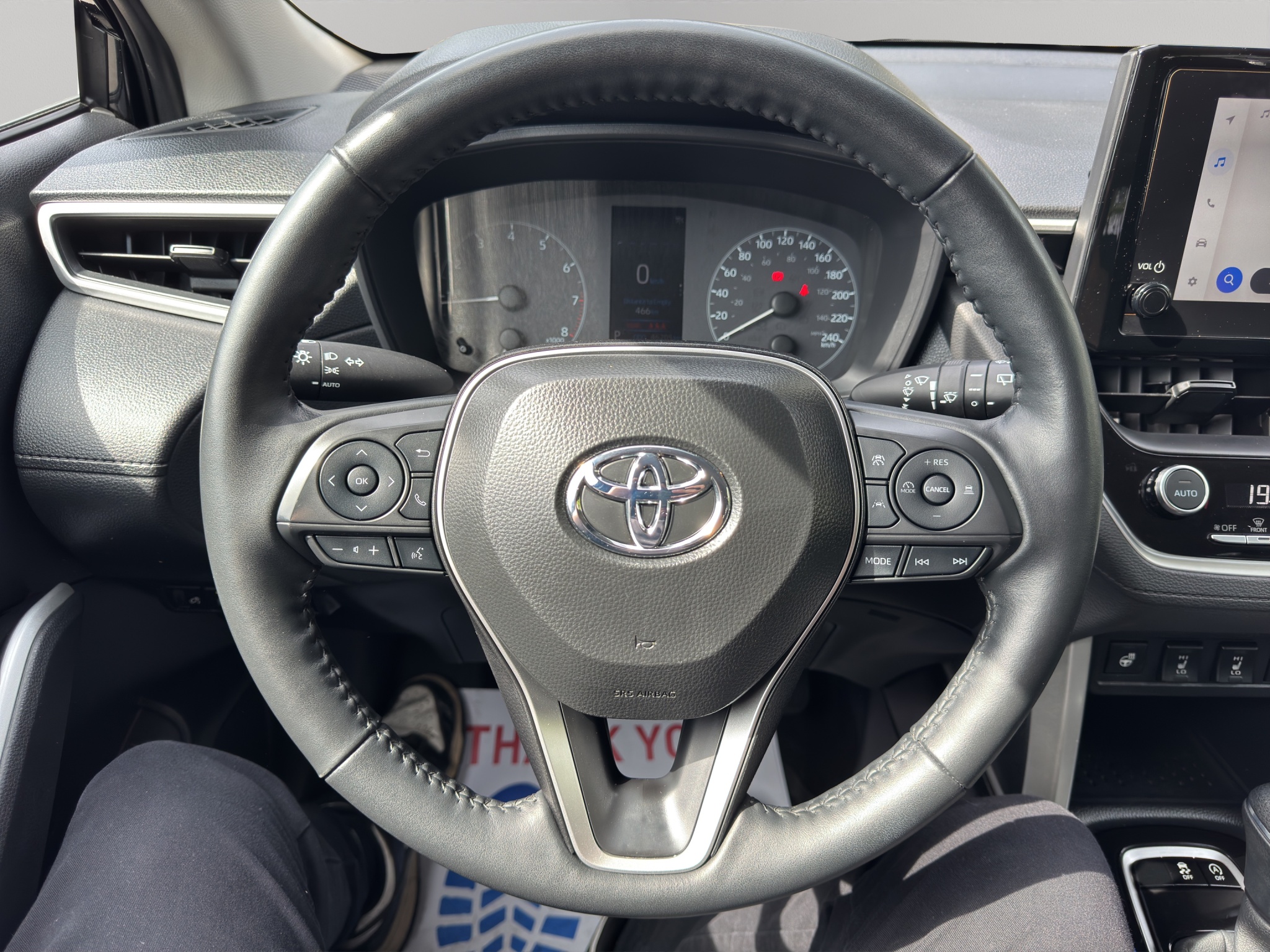 2025 Toyota Corolla Cross LE AWD — photo 12