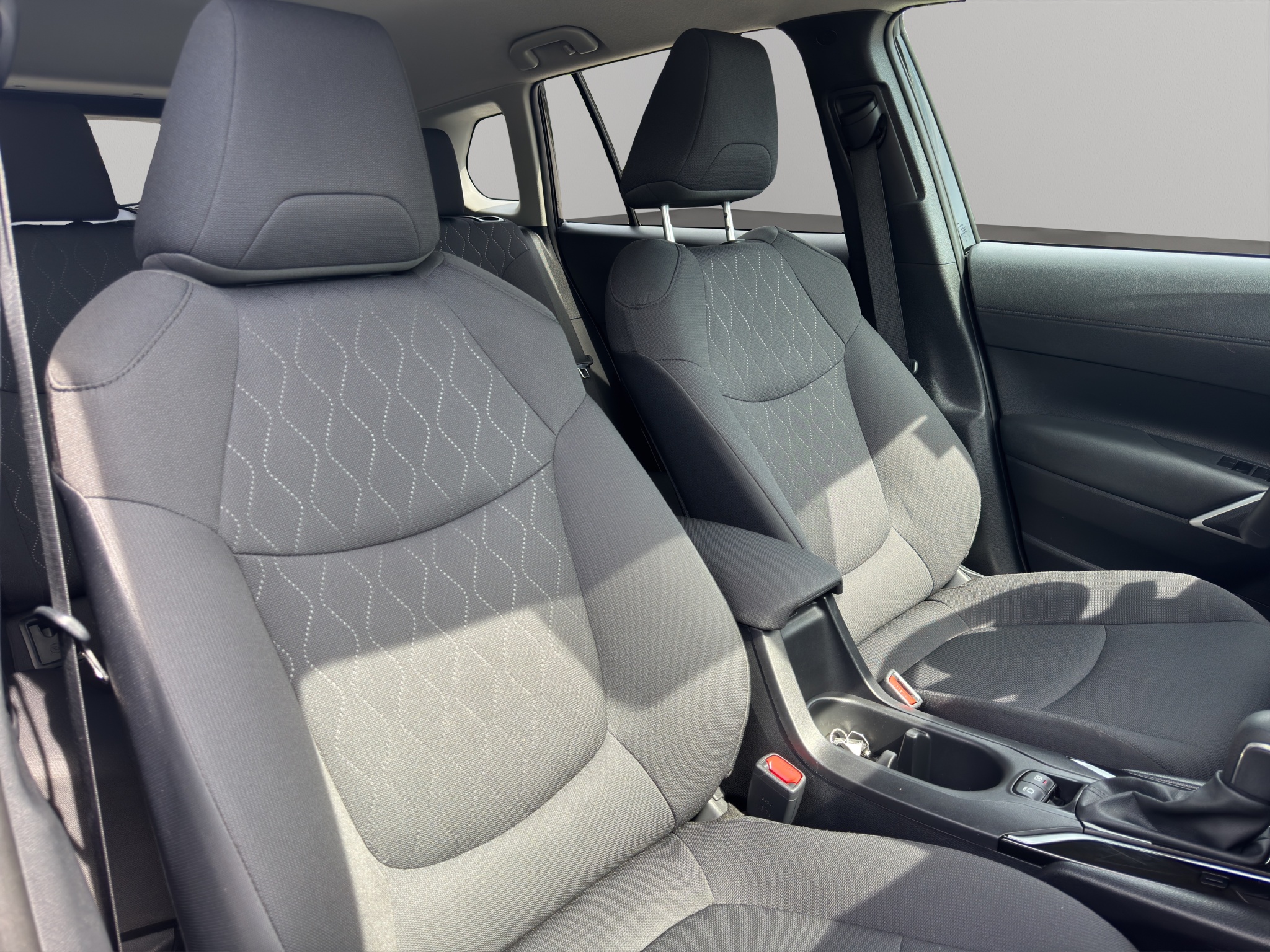 2025 Toyota Corolla Cross LE AWD — photo 18