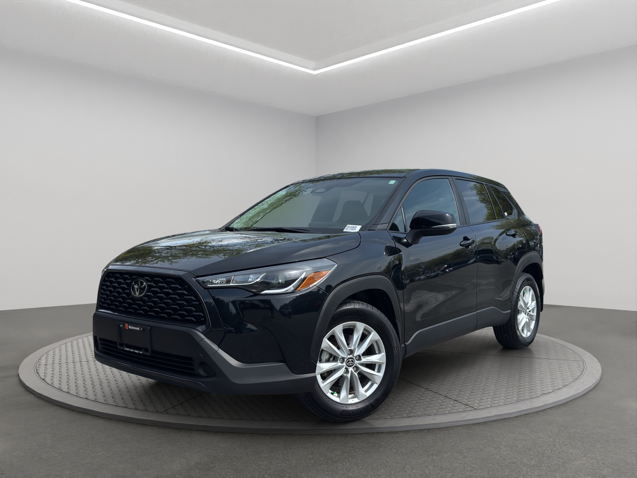 2025 Toyota Corolla Cross LE AWD — photo 1