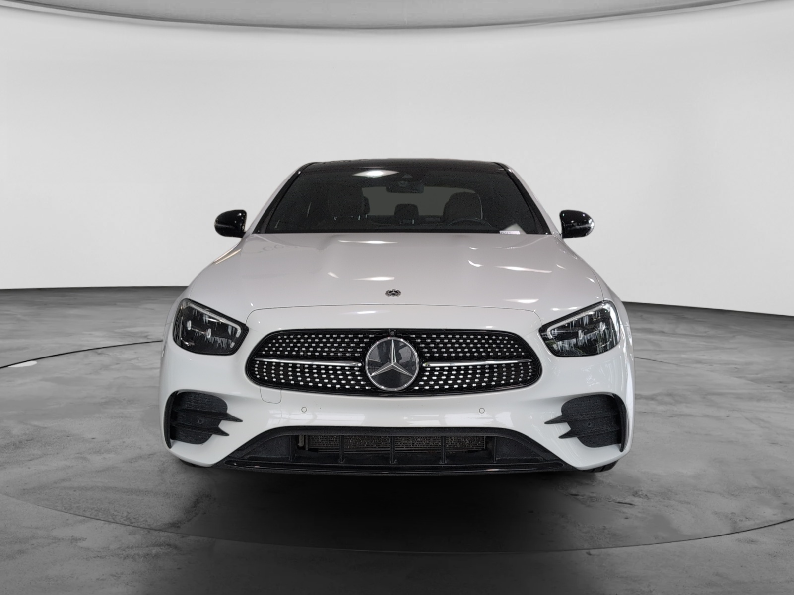 2022 Mercedes-Benz E-Class E 350 4MATIC Sedan — photo 2