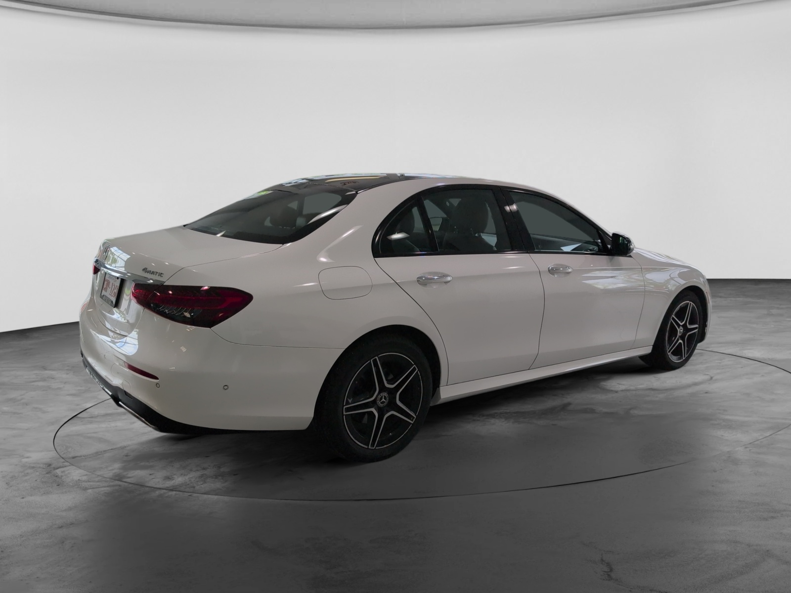 2022 Mercedes-Benz E-Class E 350 4MATIC Sedan — photo 5