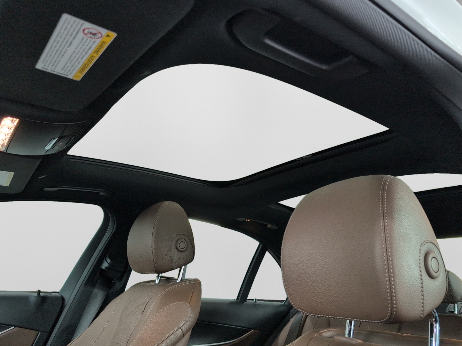 2022 Mercedes-Benz E-Class E 350 4MATIC Sedan — photo 11