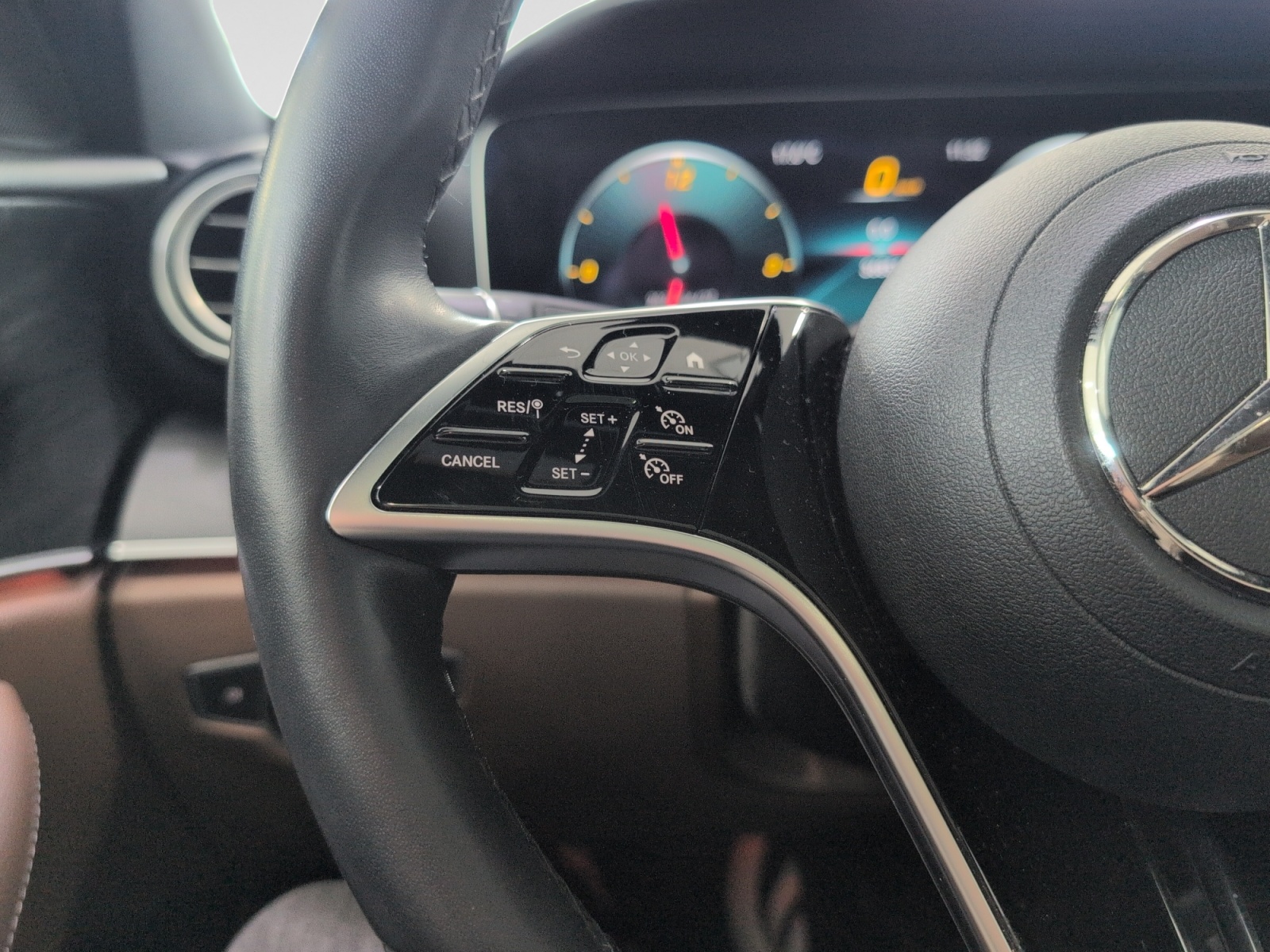 2022 Mercedes-Benz E-Class E 350 4MATIC Sedan — photo 16