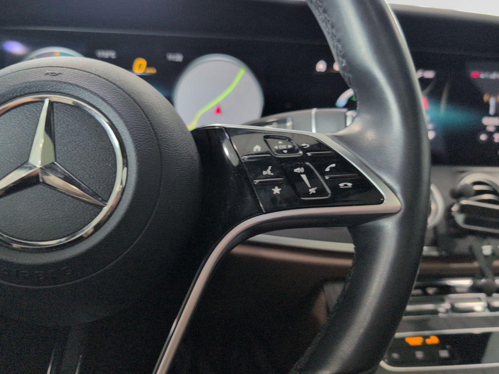 2022 Mercedes-Benz E-Class E 350 4MATIC Sedan — photo 17