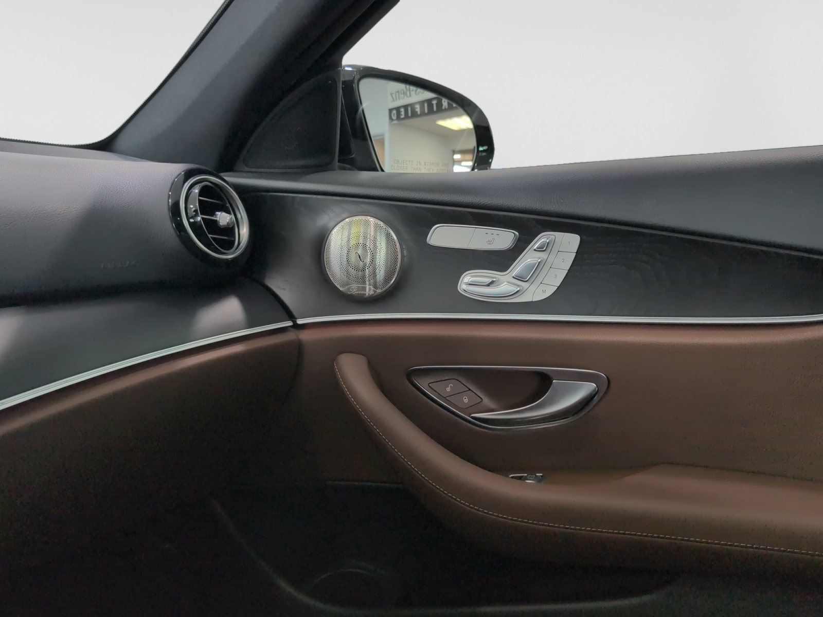 2022 Mercedes-Benz E-Class E 350 4MATIC Sedan — photo 18