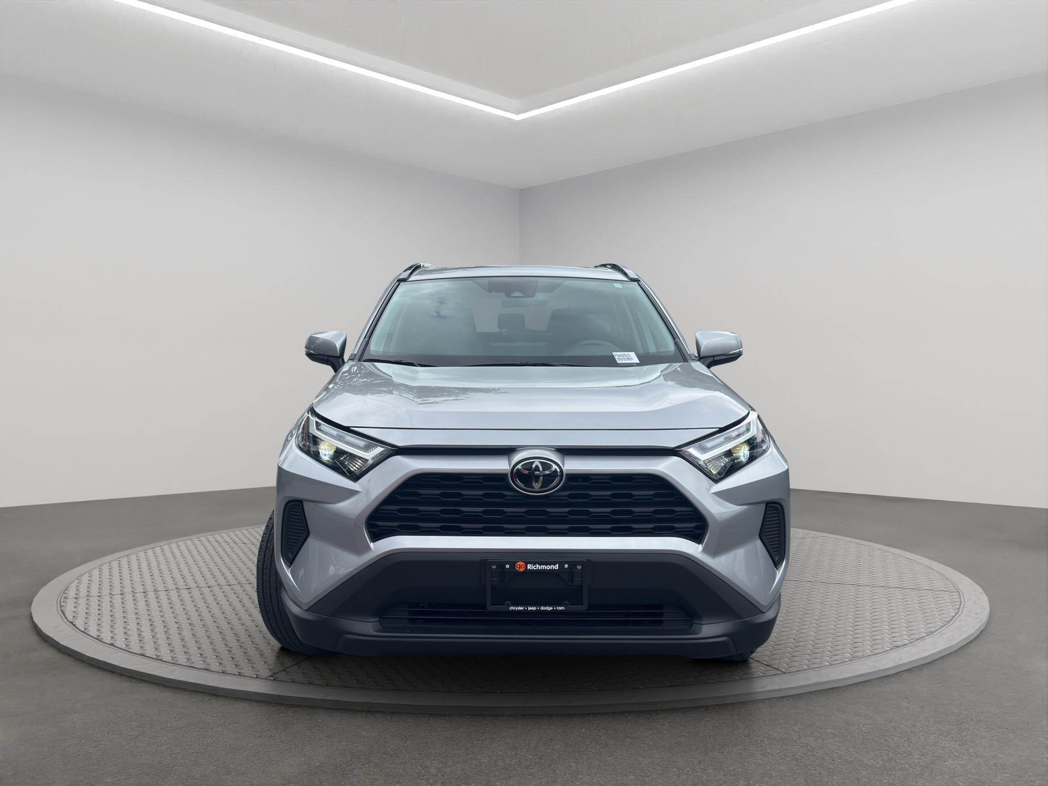 2024 Toyota RAV4 XLE AWD — photo 2
