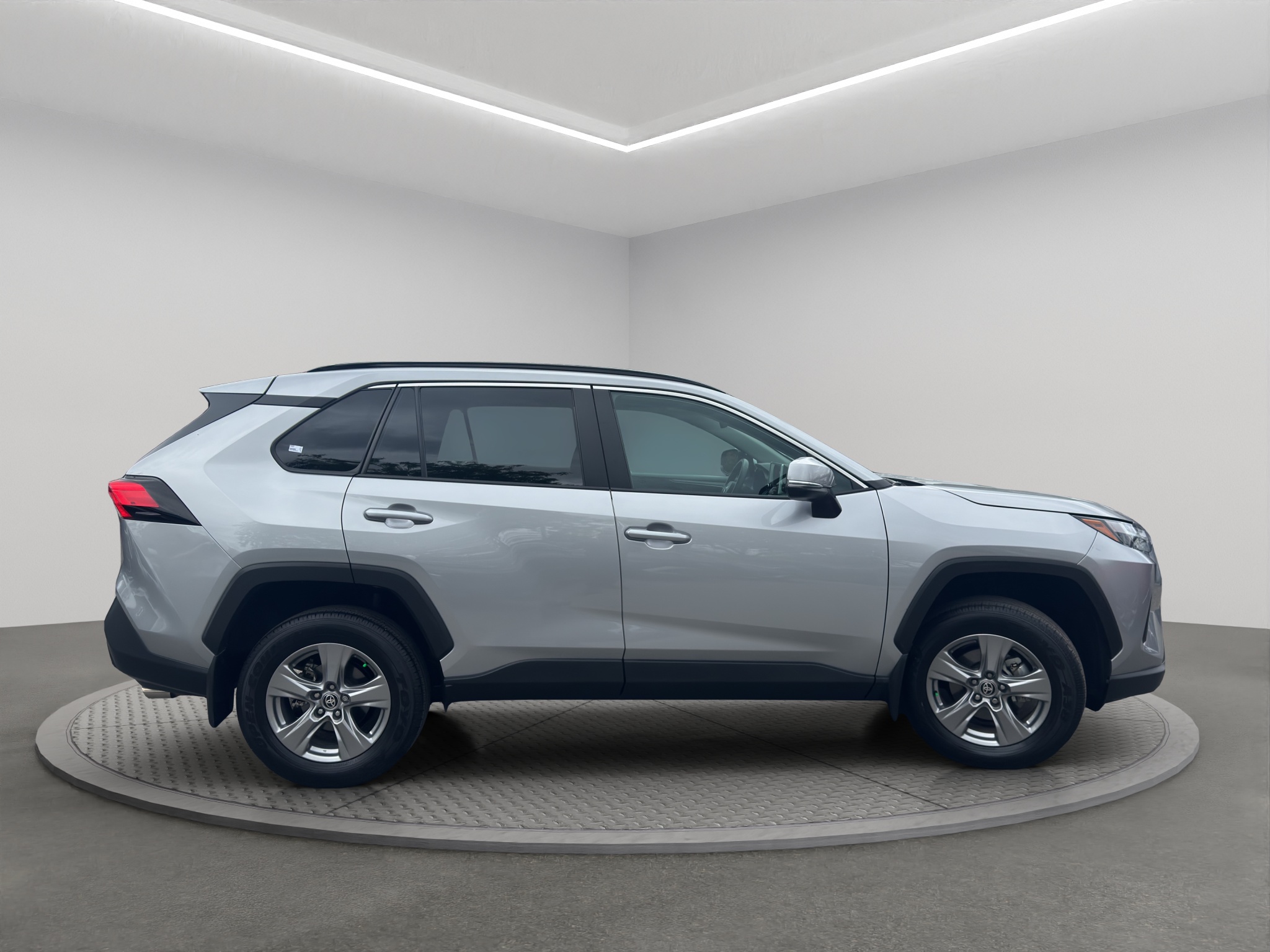 2024 Toyota RAV4 XLE AWD — photo 3