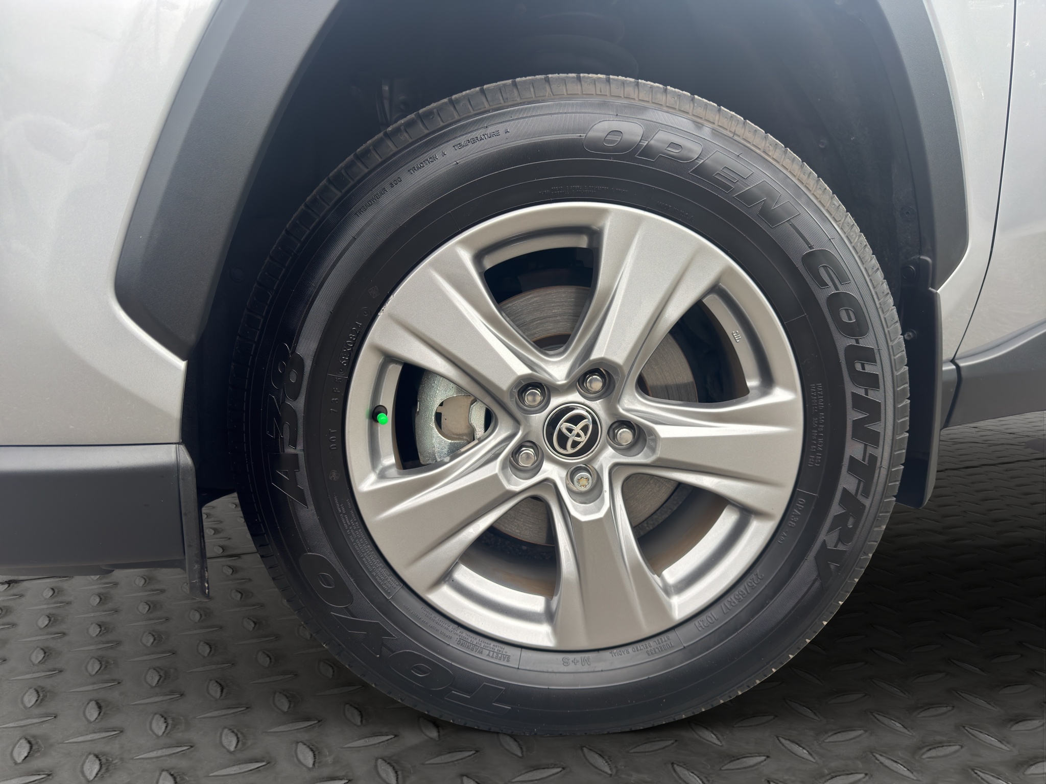 2024 Toyota RAV4 XLE AWD — photo 6
