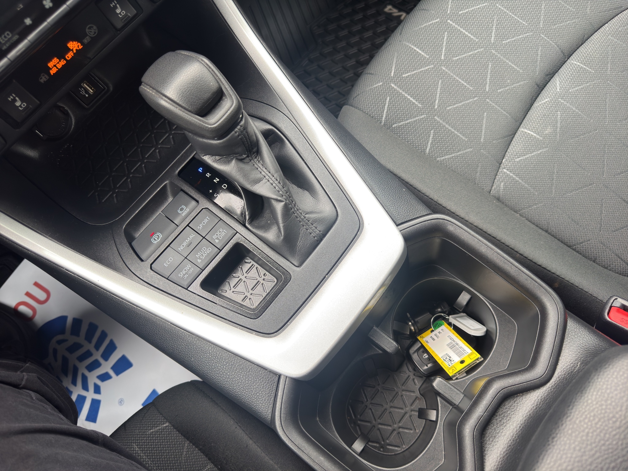 2024 Toyota RAV4 XLE AWD — photo 15