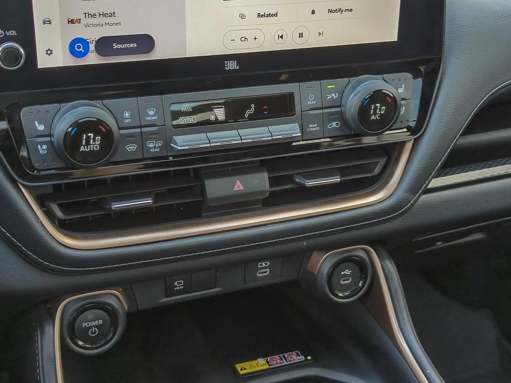 2024 Toyota Grand Highlander Hybrid Platinum AWD — photo 28