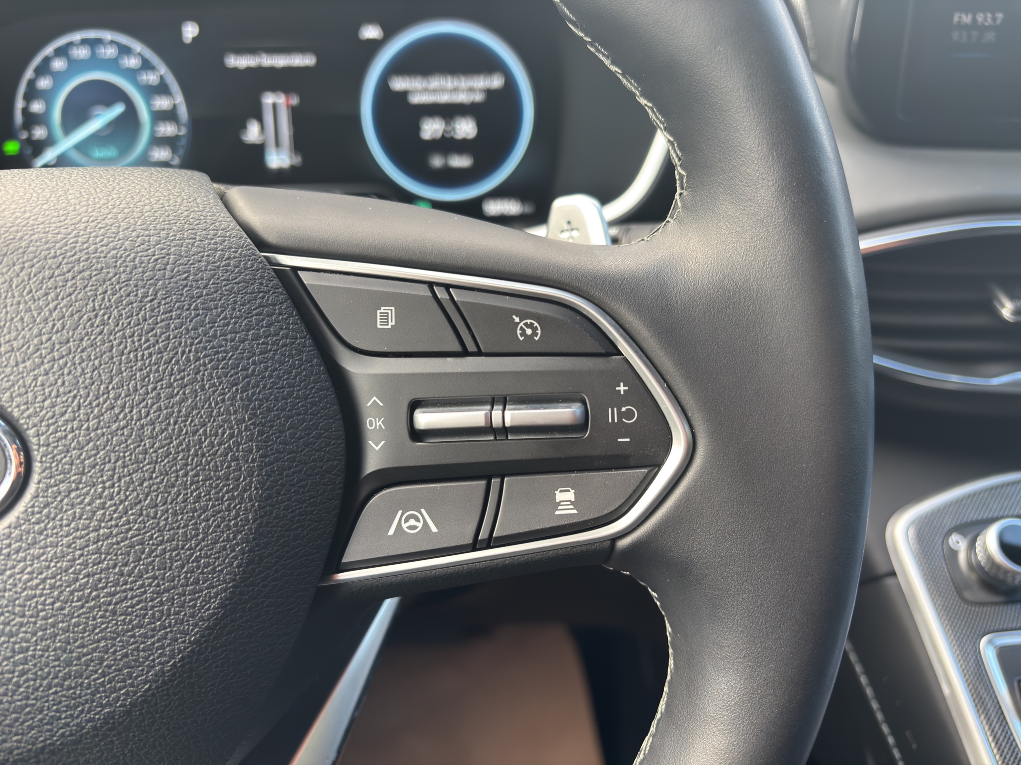 2023 Hyundai Santa Fe Hybrid Luxury AWD — photo 8