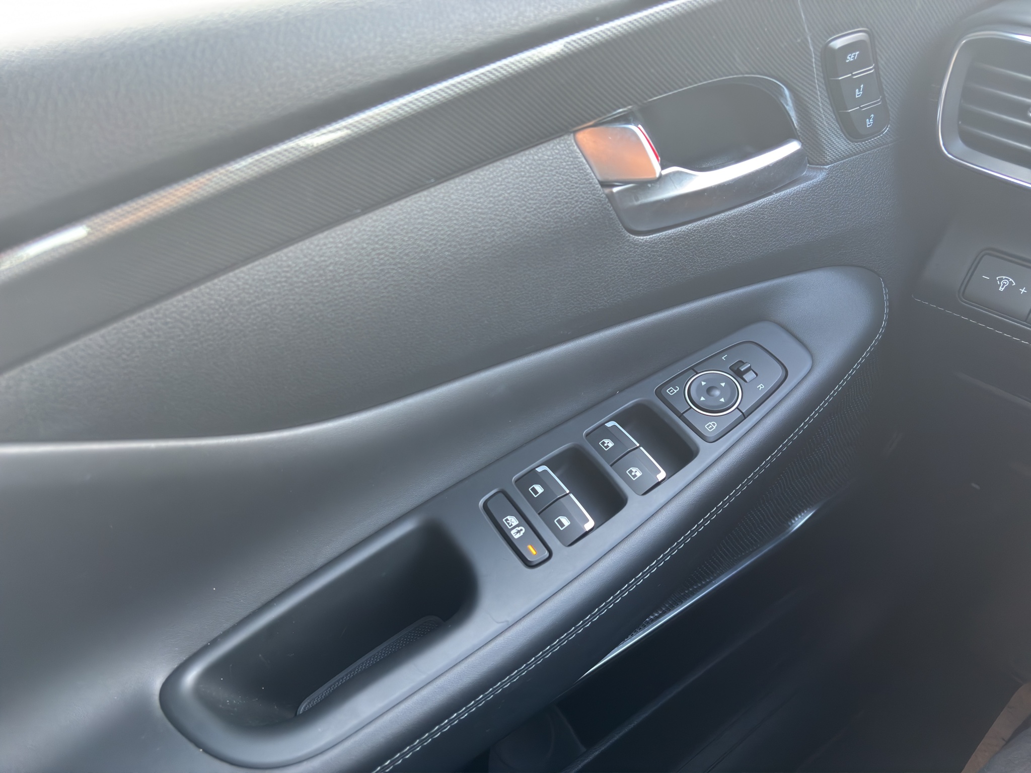 2023 Hyundai Santa Fe Hybrid Luxury AWD — photo 12