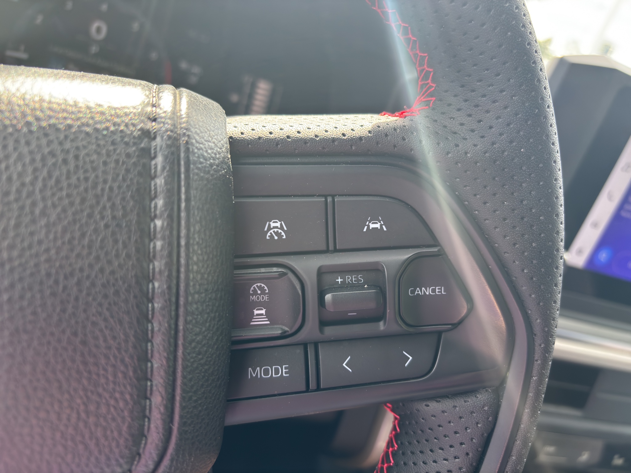 2024 Toyota Tacoma 4x4 Double Cab Auto SB — photo 8