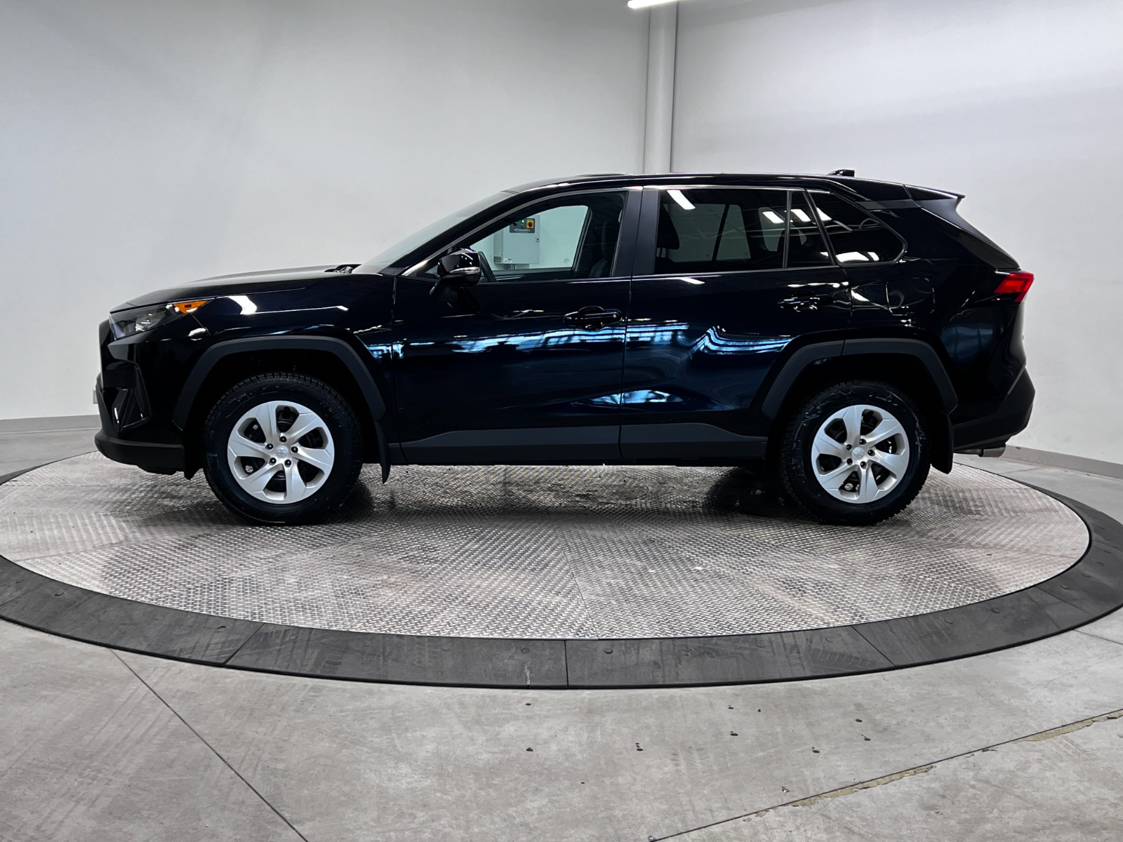 2025 Toyota RAV4 LE AWD — photo 2