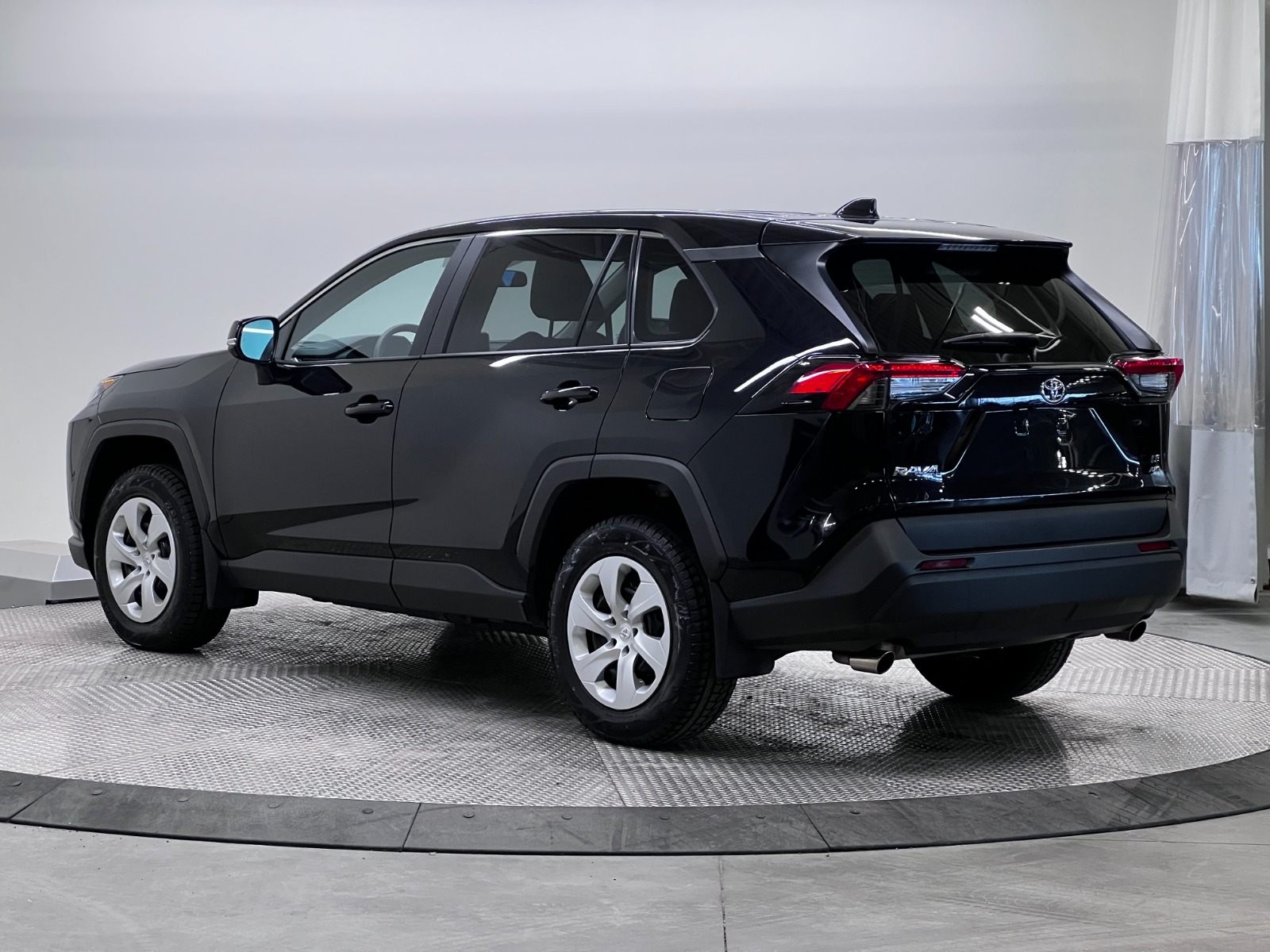 2025 Toyota RAV4 LE AWD — photo 3
