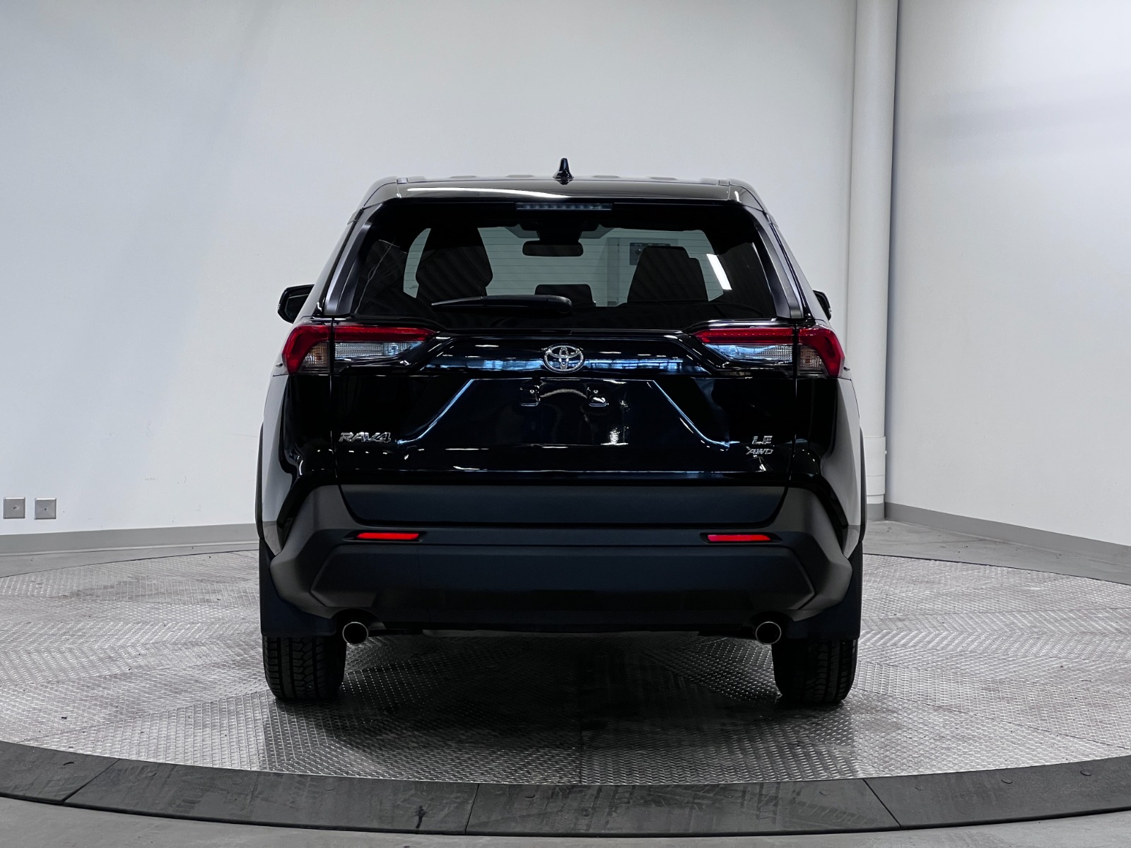 2025 Toyota RAV4 LE AWD — photo 4