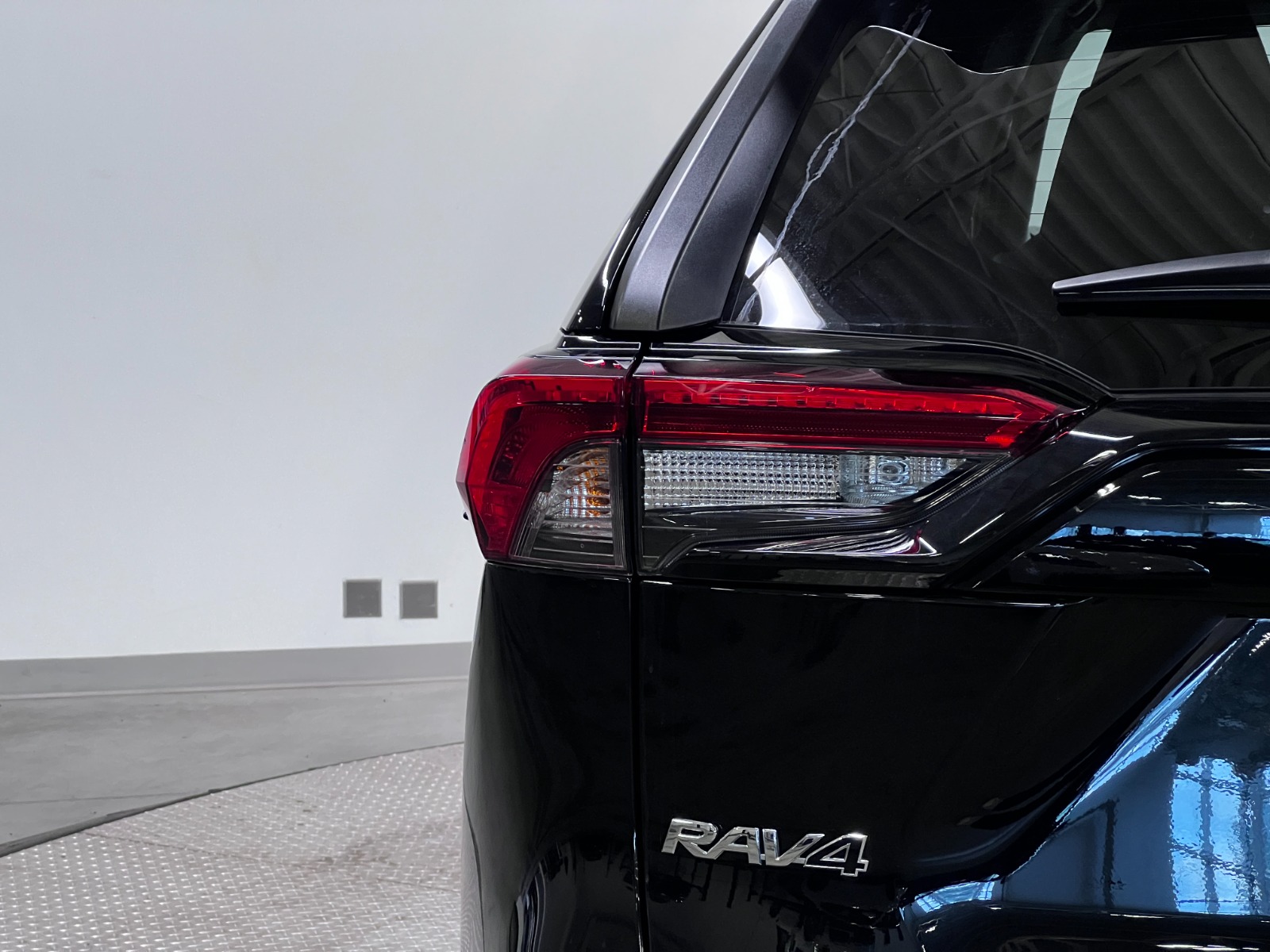 2025 Toyota RAV4 LE AWD — photo 12