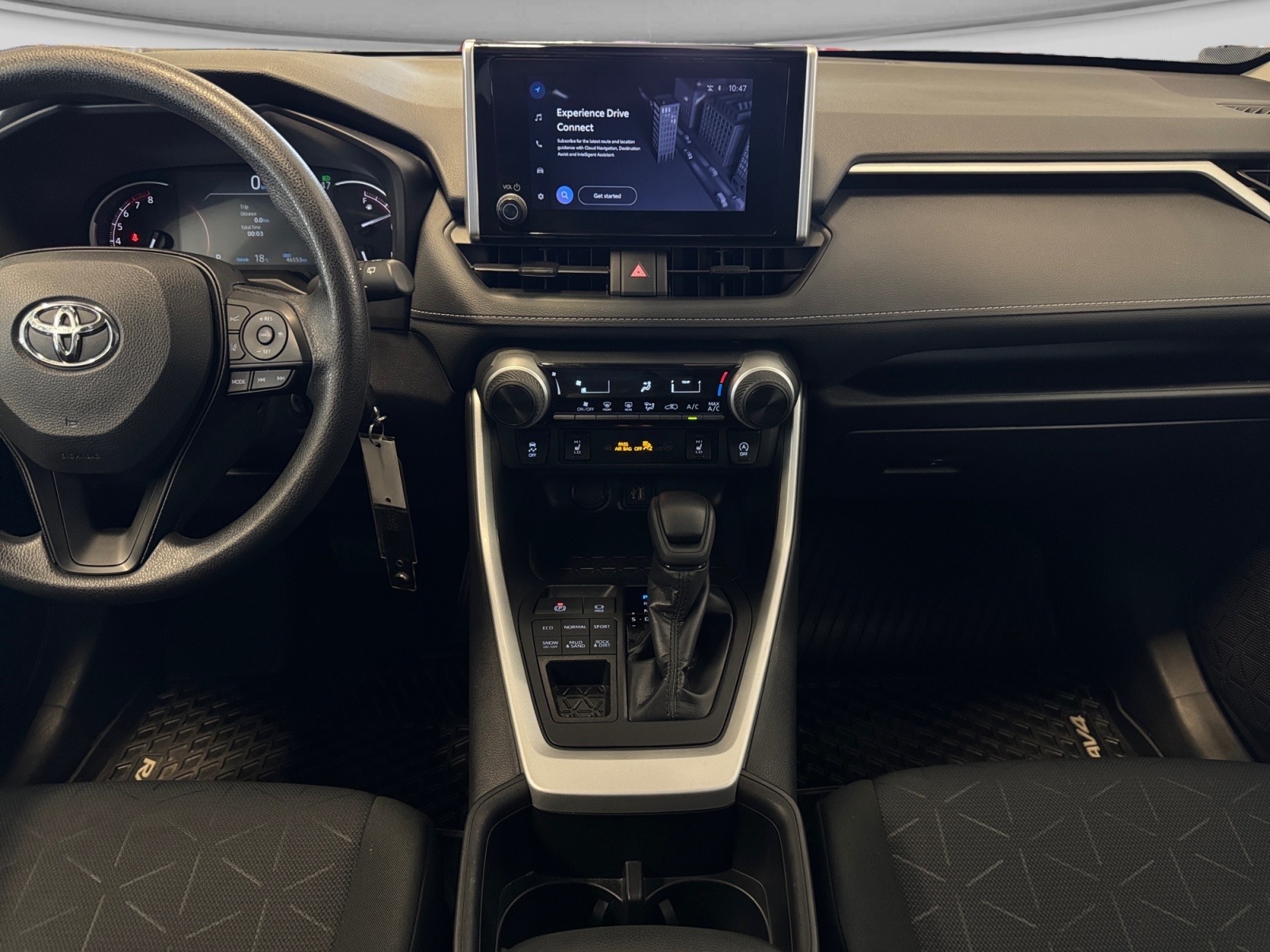 2025 Toyota RAV4 LE AWD — photo 13