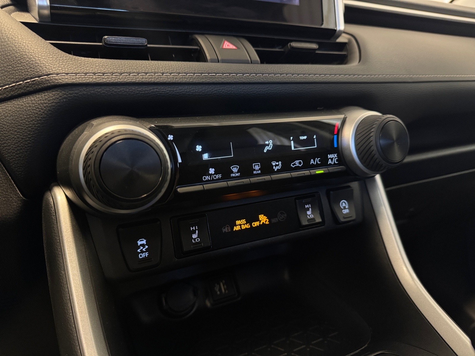 2025 Toyota RAV4 LE AWD — photo 15
