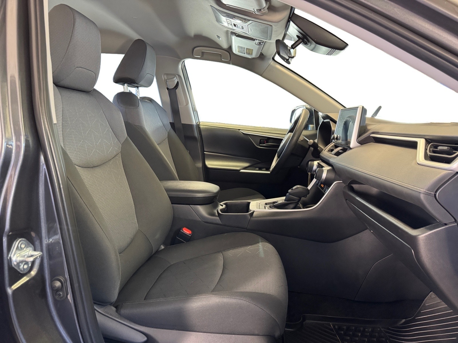 2025 Toyota RAV4 LE AWD — photo 18