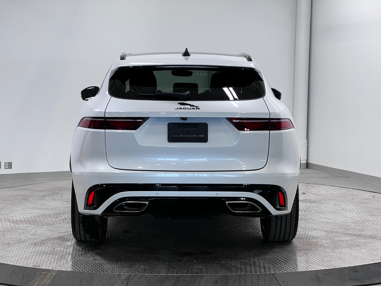 2024 Jaguar F-PACE R-Dynamic S P400 Auto — photo 7