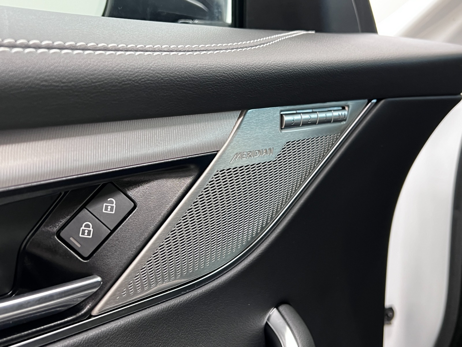 2024 Jaguar F-PACE R-Dynamic S P400 Auto — photo 29