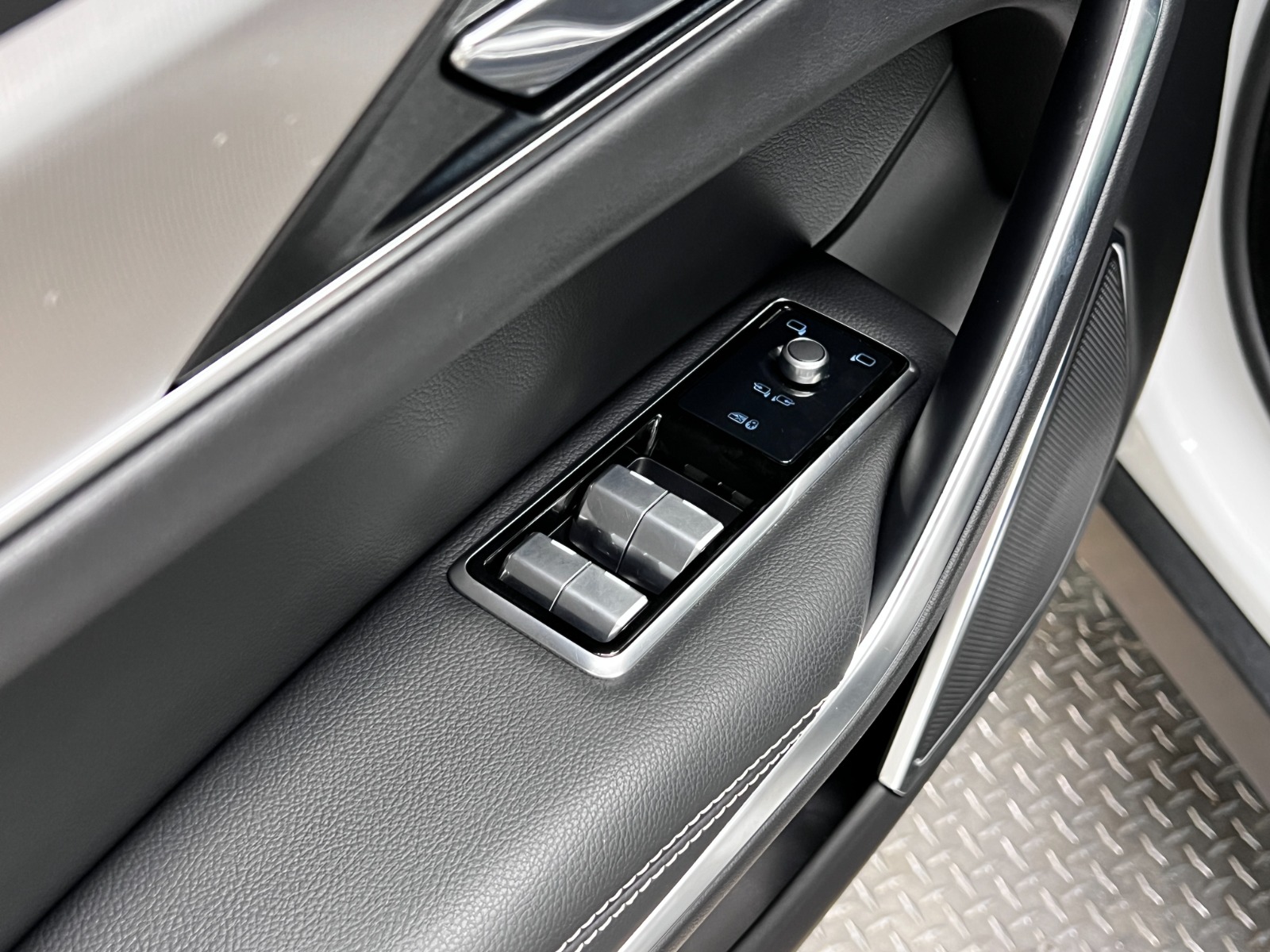 2024 Jaguar F-PACE R-Dynamic S P400 Auto — photo 30