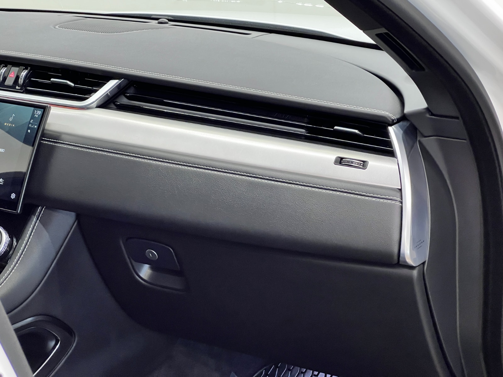 2024 Jaguar F-PACE R-Dynamic S P400 Auto — photo 33