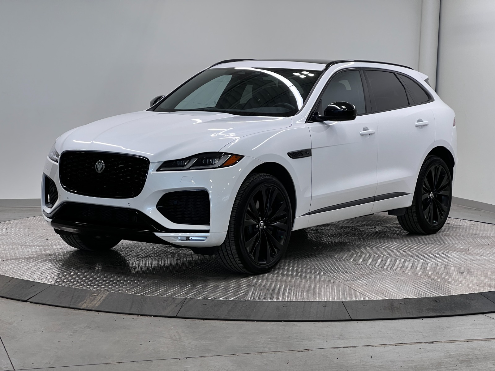 2024 Jaguar F-PACE R-Dynamic S P400 Auto — photo 1