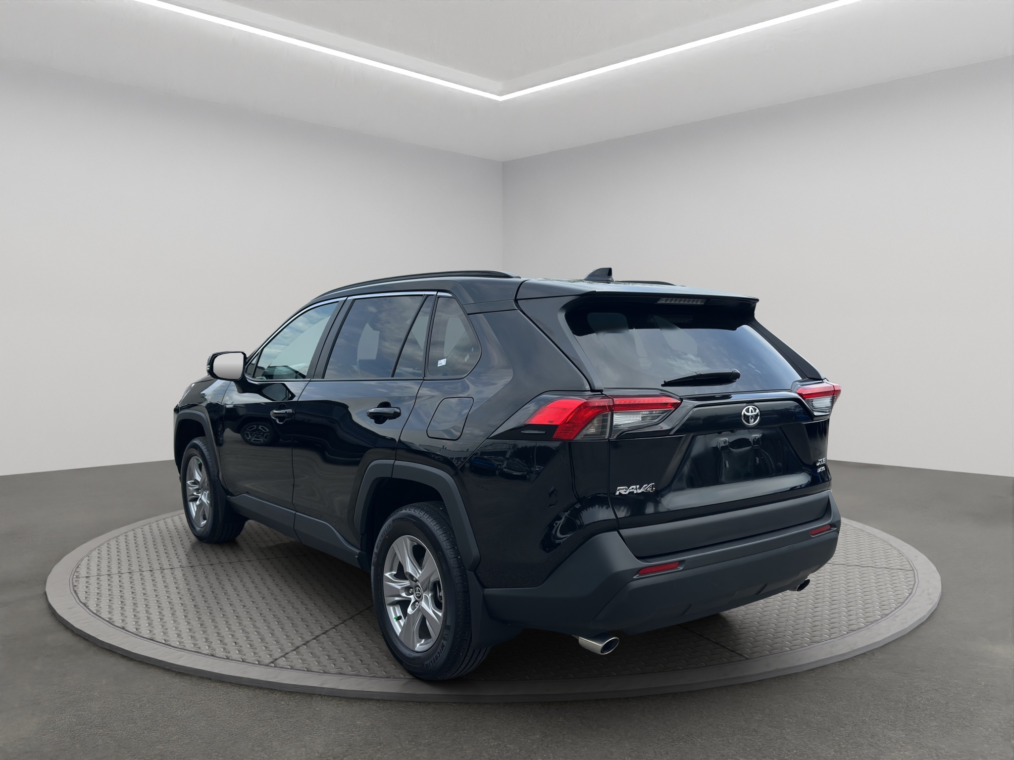 2025 Toyota RAV4 XLE AWD — photo 4