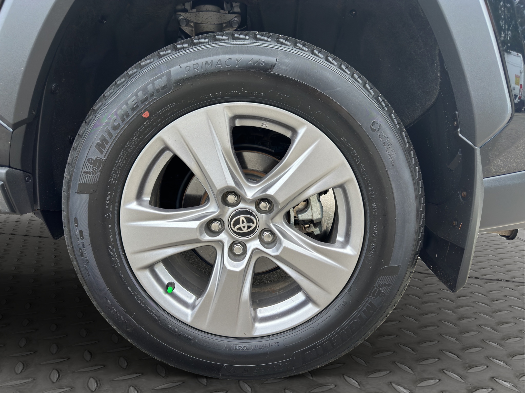 2025 Toyota RAV4 XLE AWD — photo 6