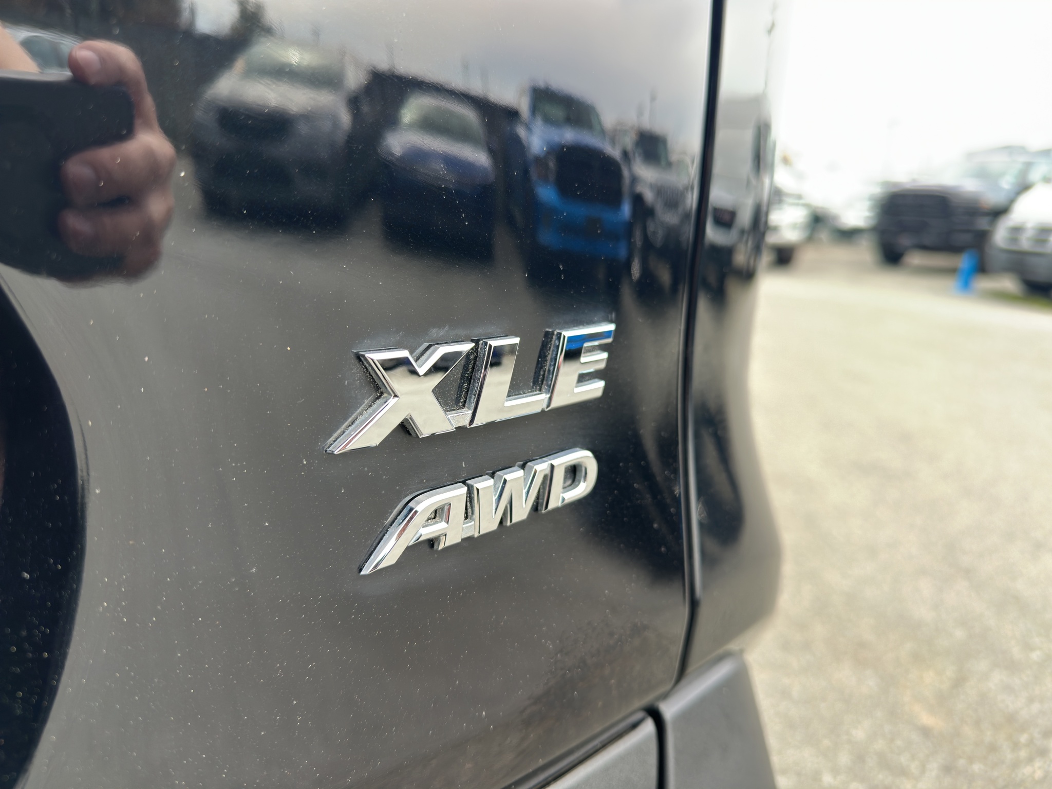 2025 Toyota RAV4 XLE AWD — photo 9