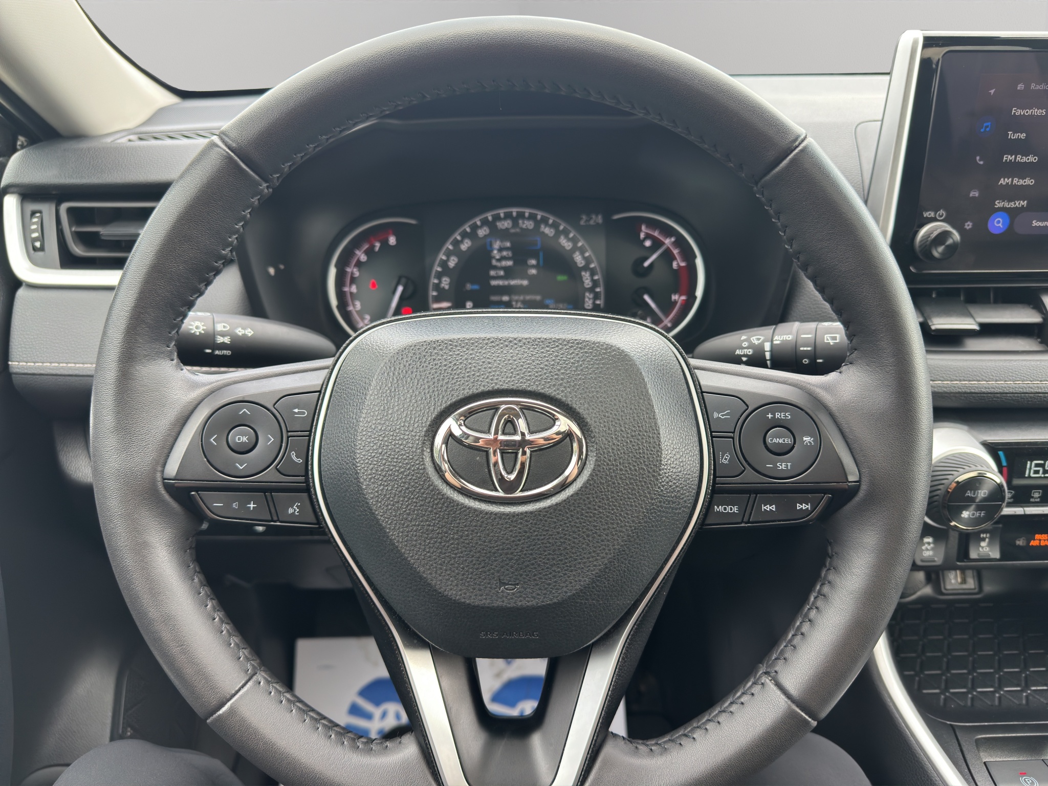 2025 Toyota RAV4 XLE AWD — photo 12