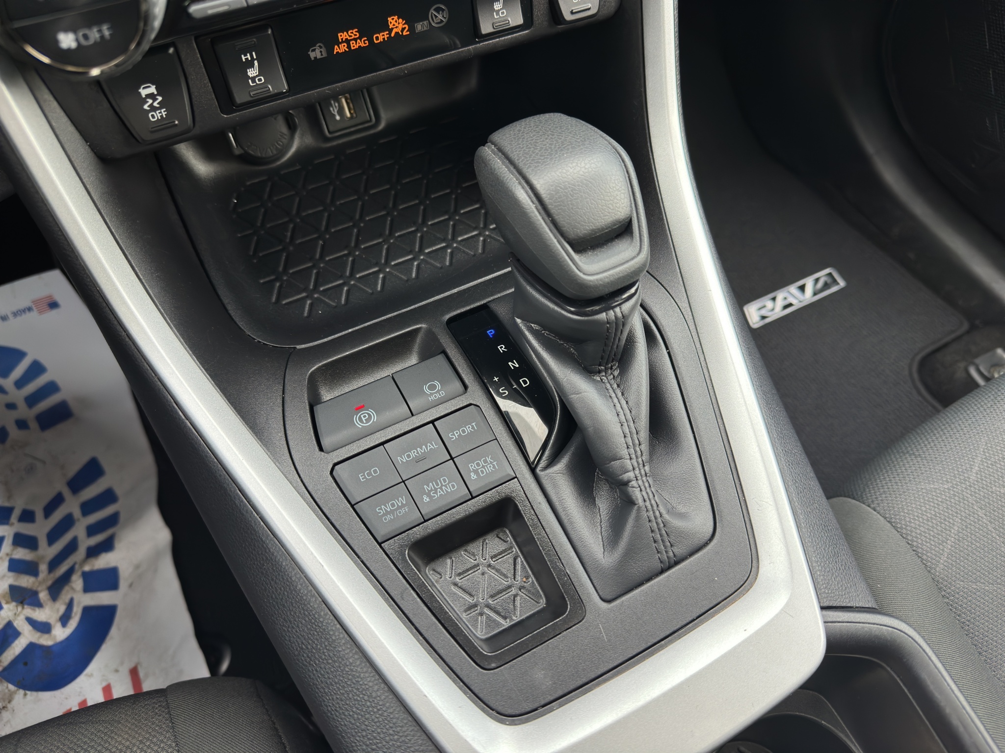 2025 Toyota RAV4 XLE AWD — photo 15