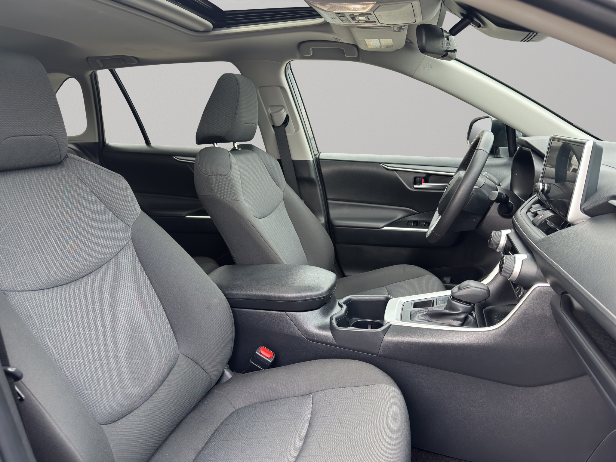 2025 Toyota RAV4 XLE AWD — photo 18