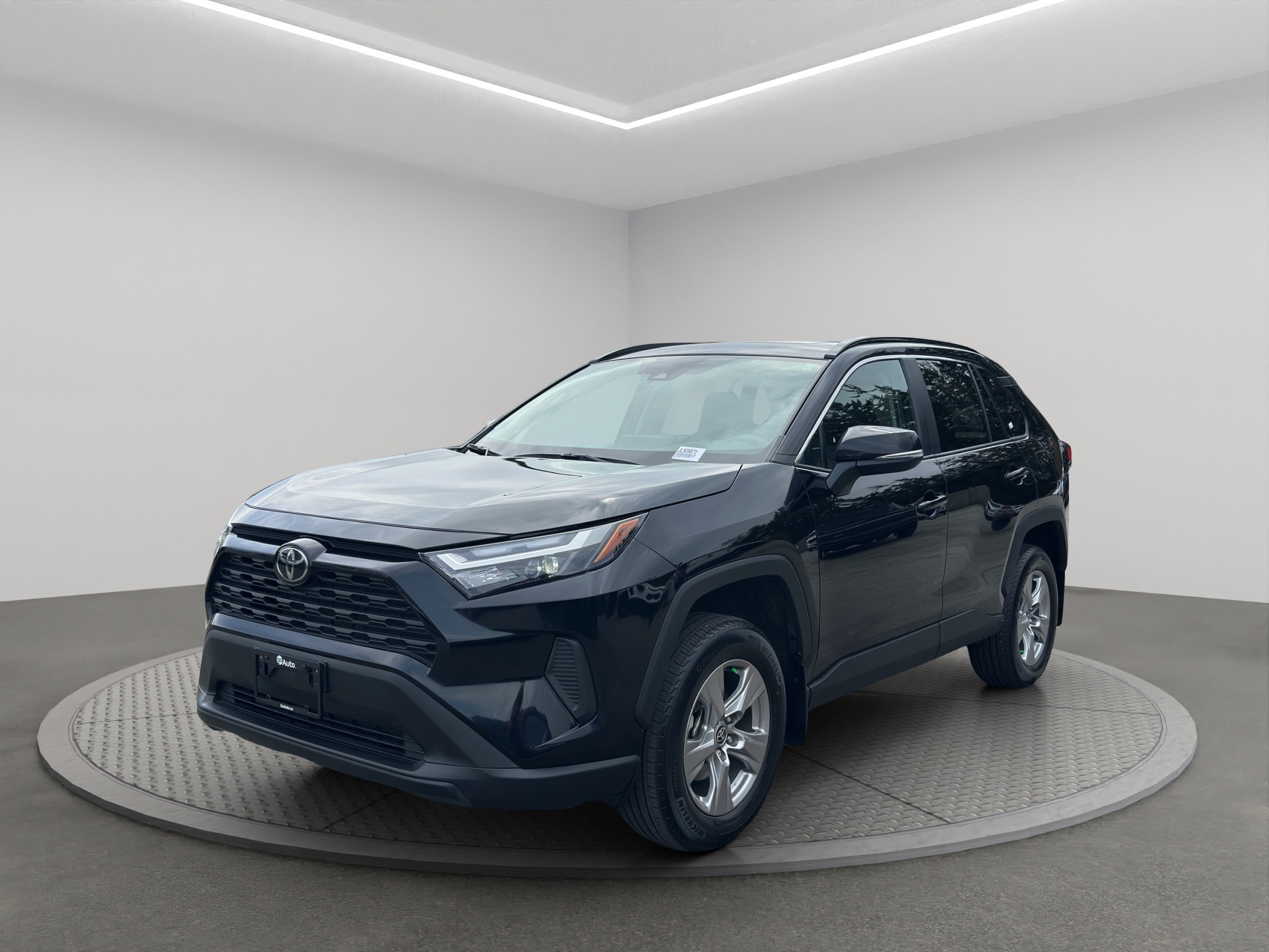 2025 Toyota RAV4 XLE AWD — photo 1