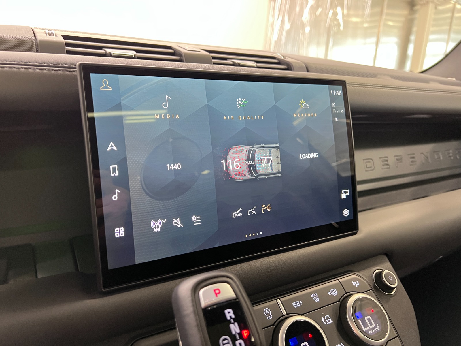 2025 Land Rover Defender 130 P400 X-Dynamic SE — photo 16